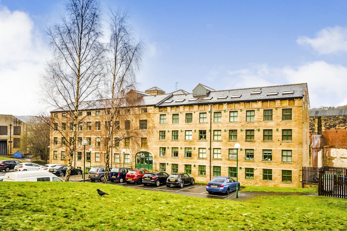 1 bedroom apartment for sale in Navigation Rise, Huddersfield, HD3 4GZ