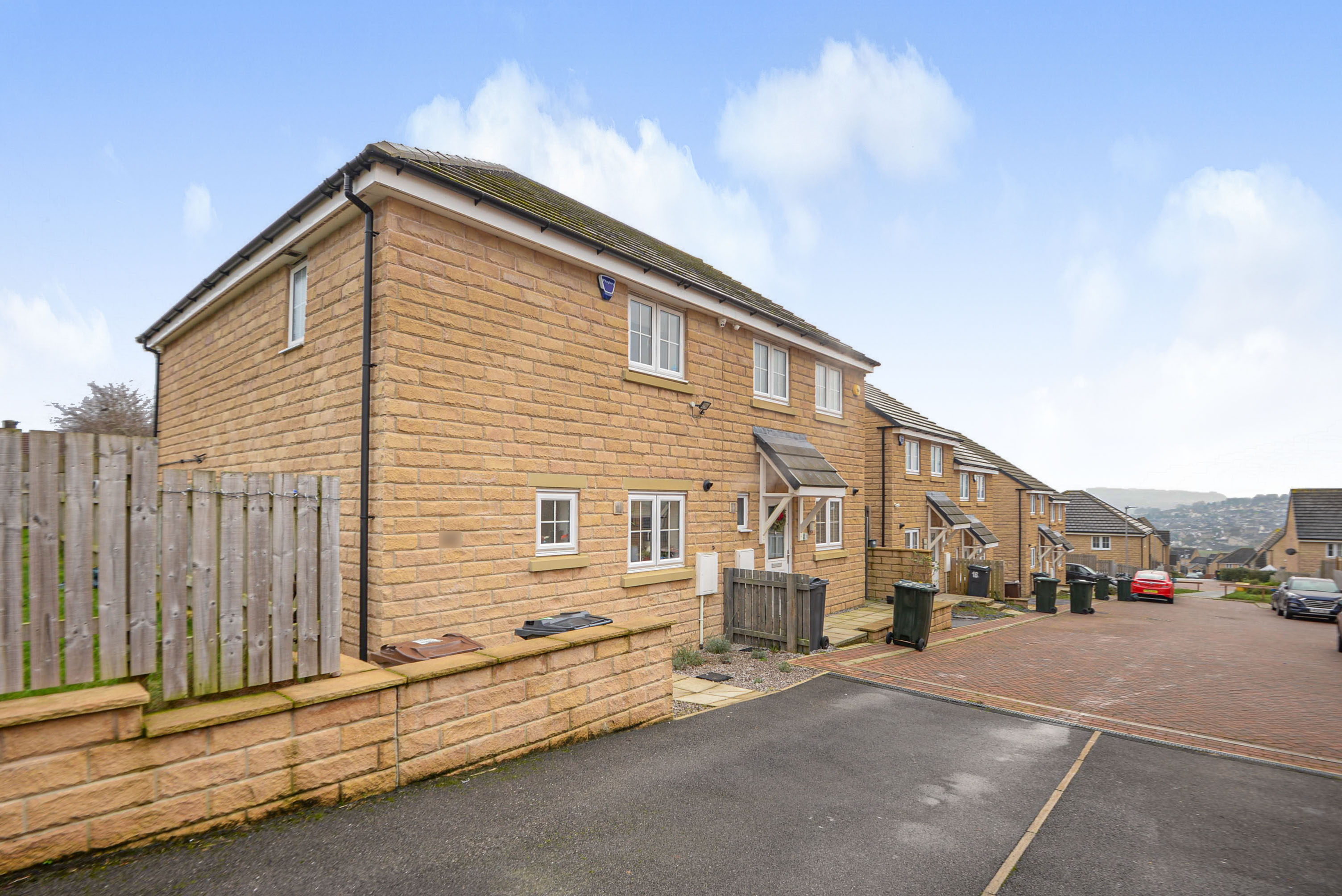 3 bedroom semidetached house for sale in Staincliffe Drive, Keighley