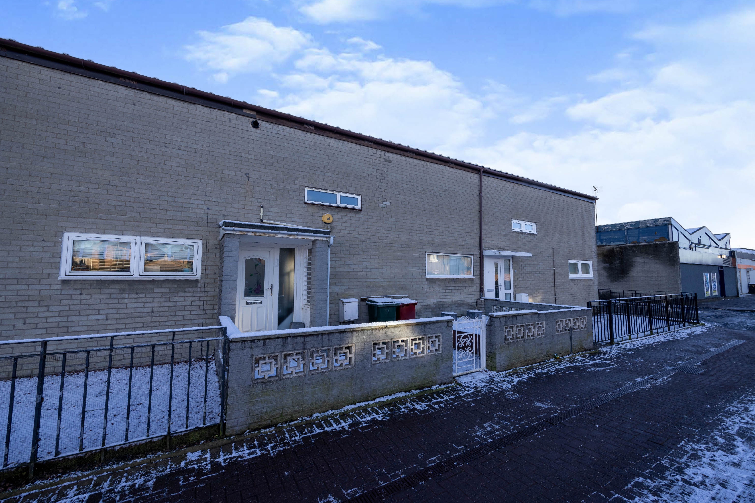 2 bedroom terraced house for sale in Loanhead Avenue, Grangemouth, FK3 9ED