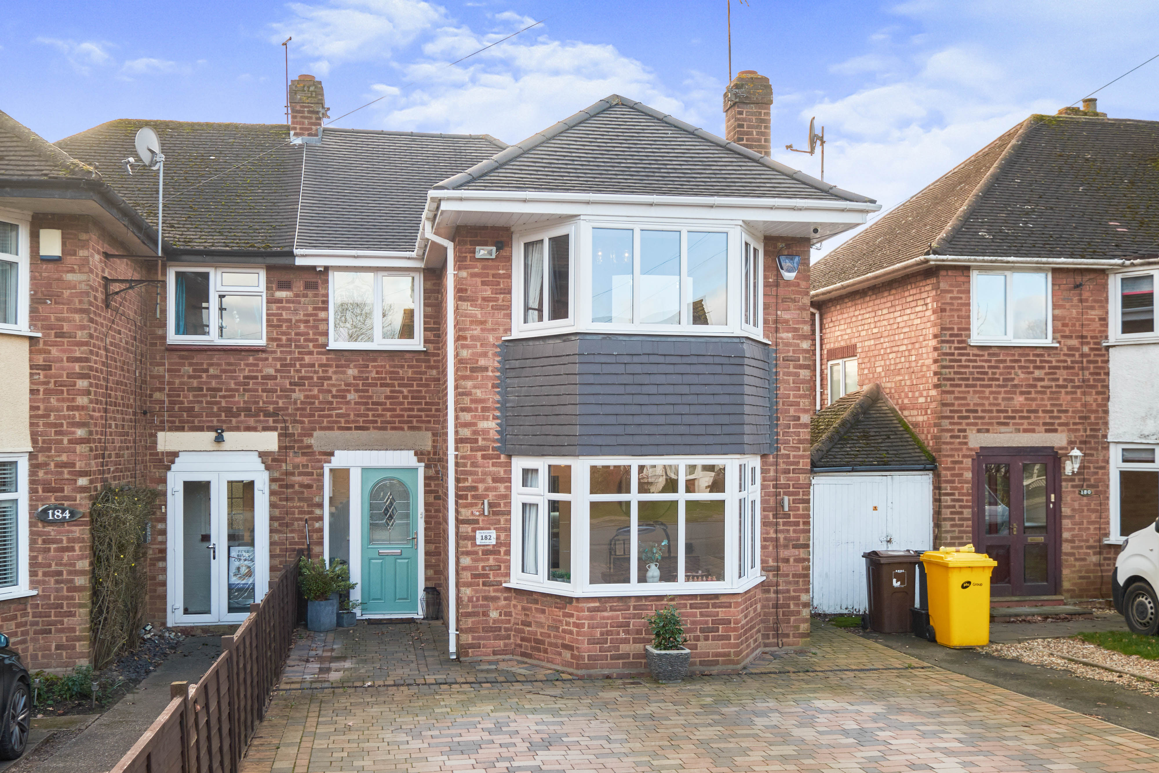 3 bedroom semidetached house for sale in Elmdon Lane, Birmingham, B37 7EB