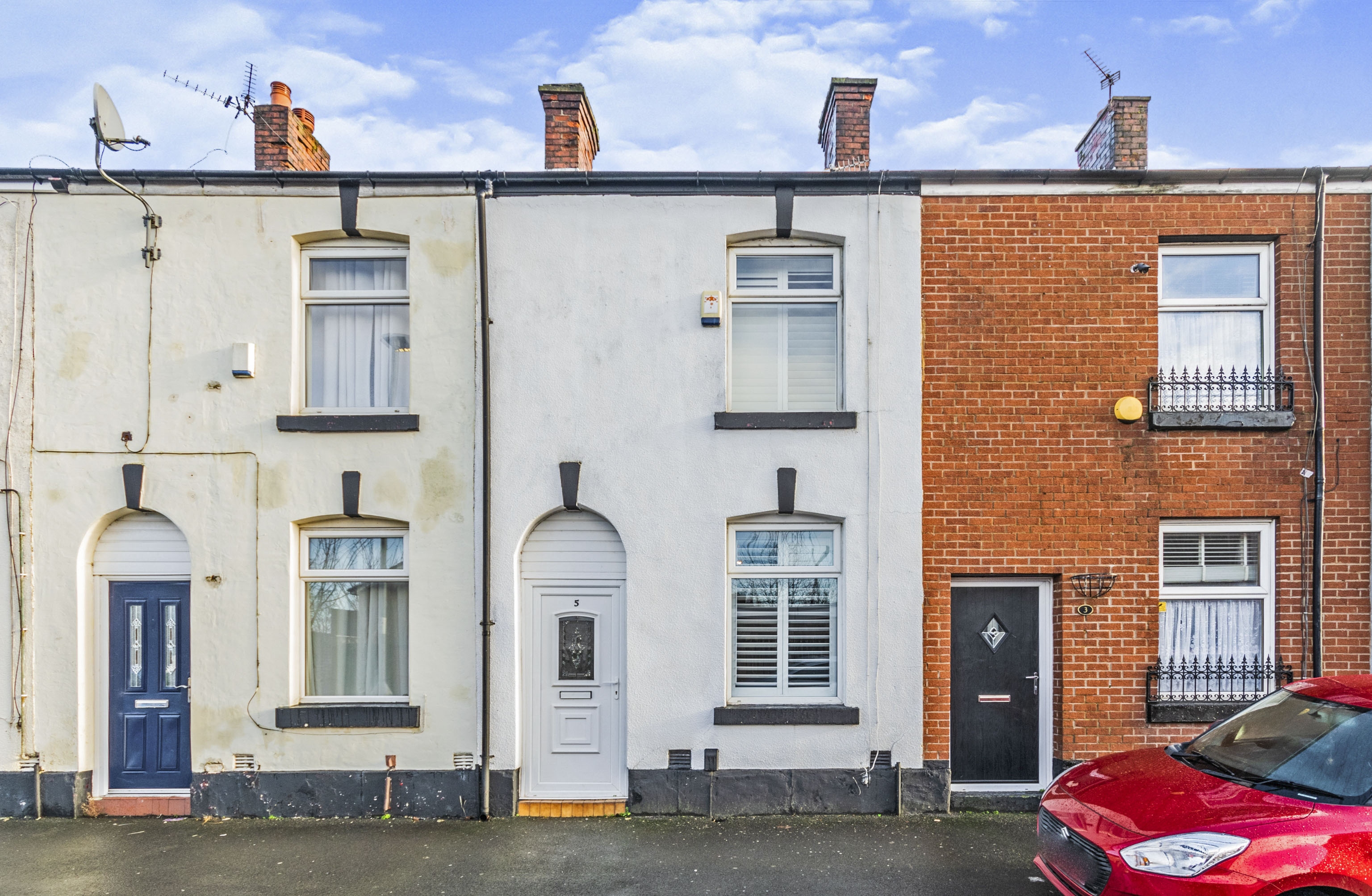 2 bedroom terraced house for sale in Bredbury Street, Hyde, SK14 4SU