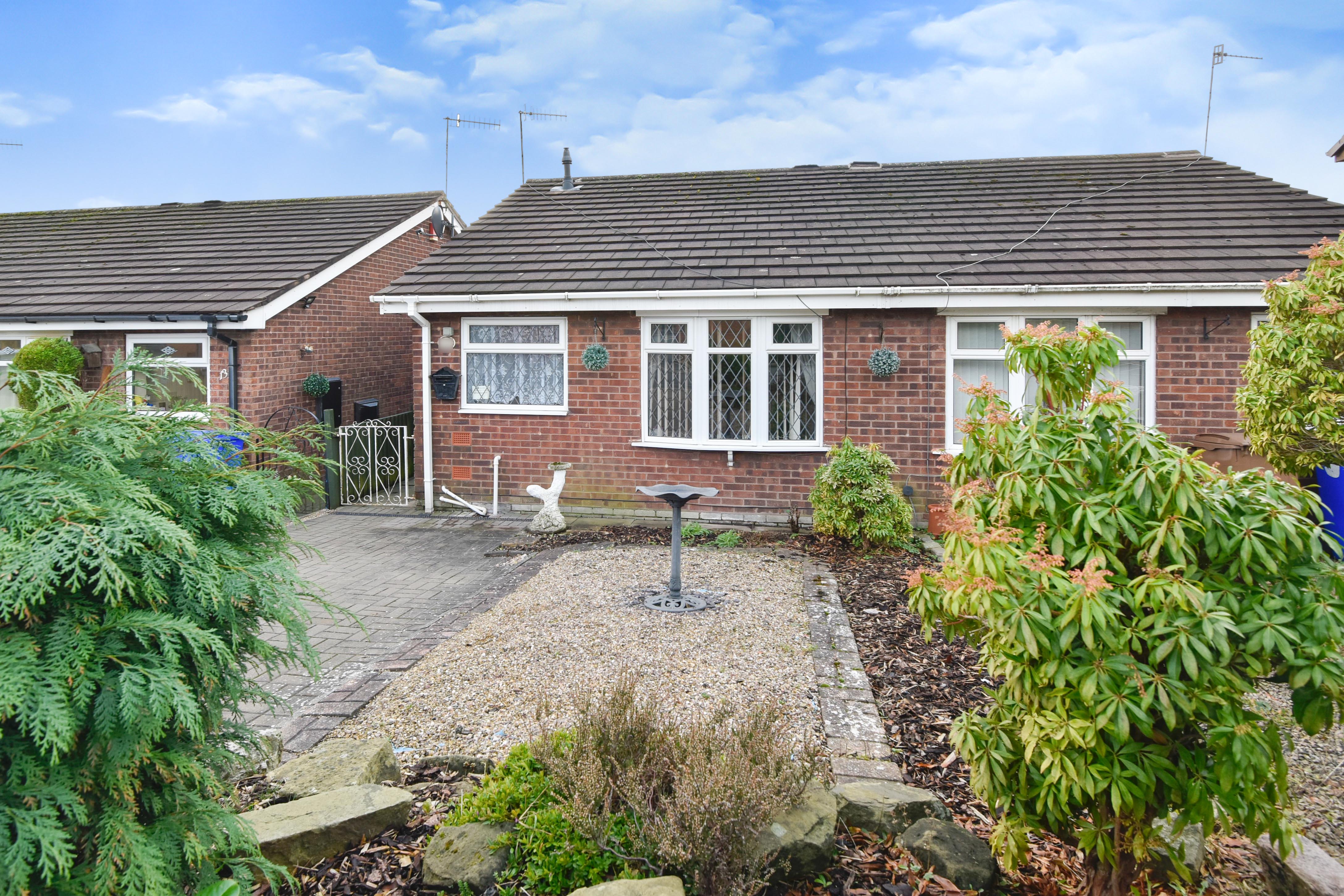 1 bedroom semidetached bungalow for sale in Evesham Way, Stokeon