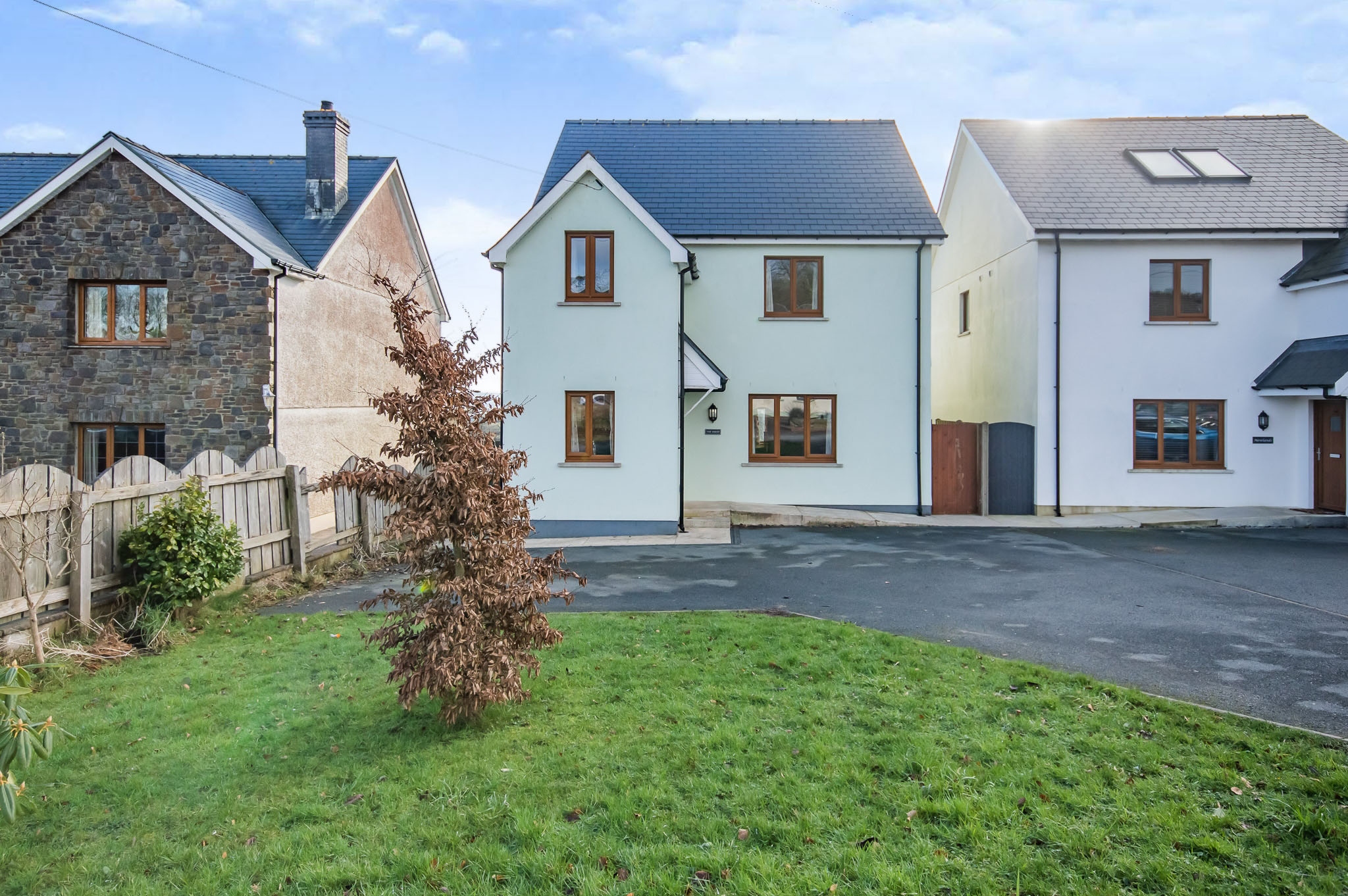 4 bedroom detached house for sale in Panteg Cross, Llandysul, SA44 4SS