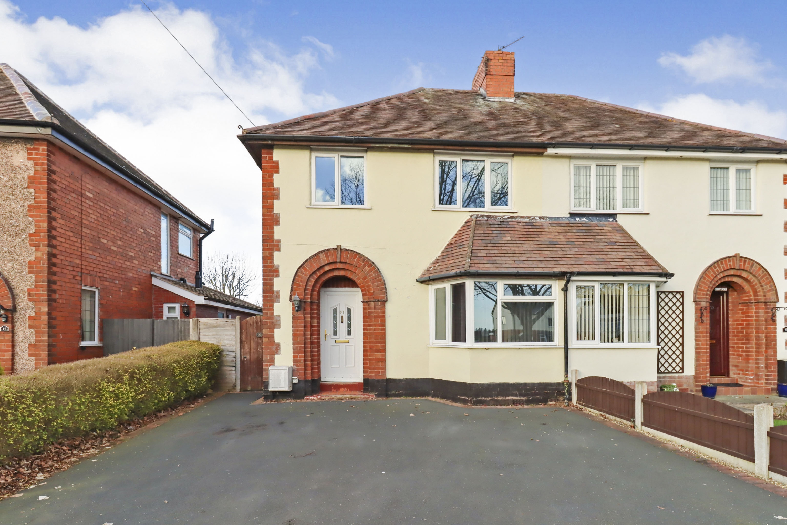 3 Bedroom Semi-detached House For Sale In Sundorne Road, Shrewsbury ...