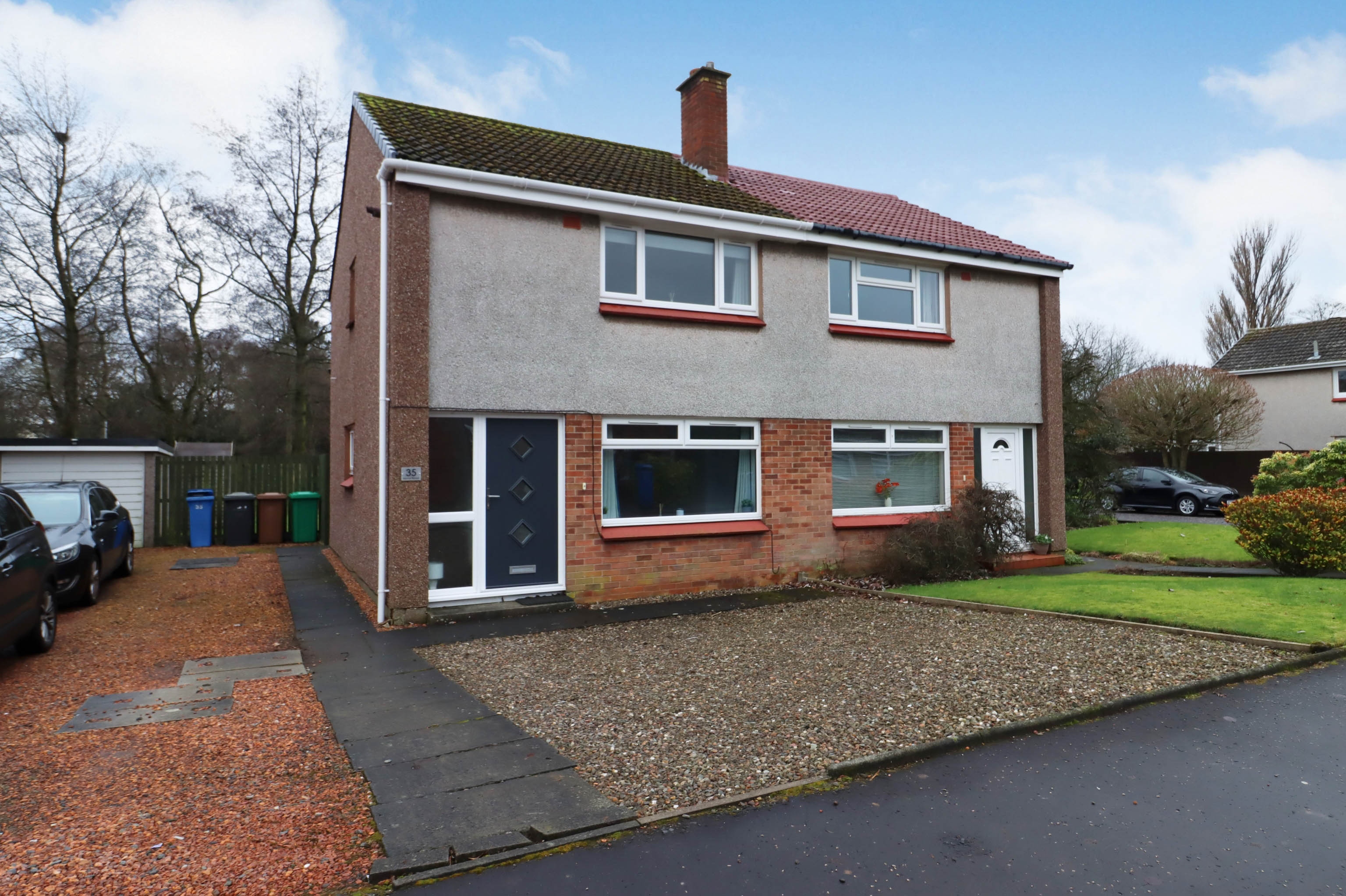 2 bedroom semidetached house for sale in Morar Road, Crossford, KY12 8XX