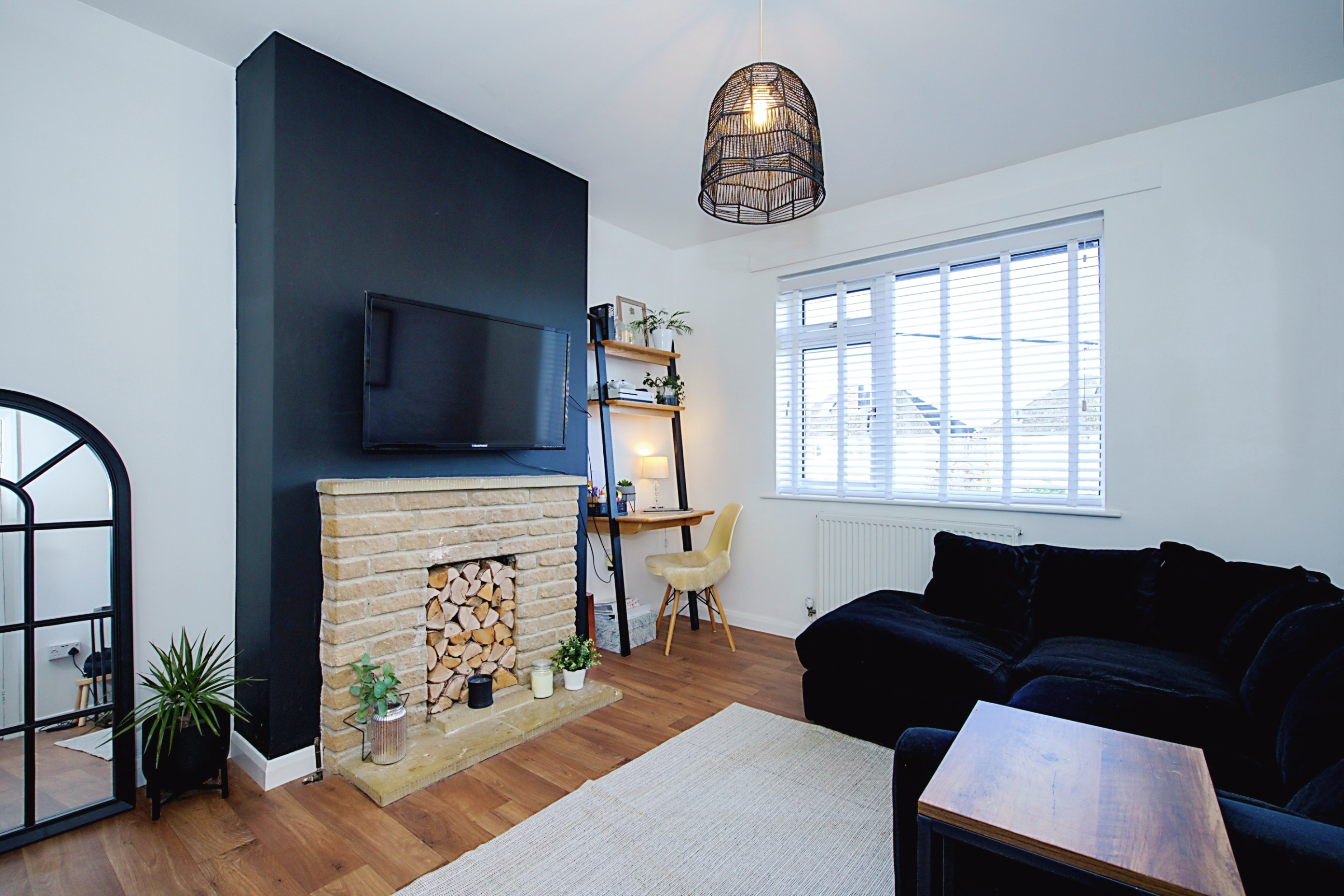 2 bedroom flat for sale in Melmore Gardens, Cirencester, GL7 1NS