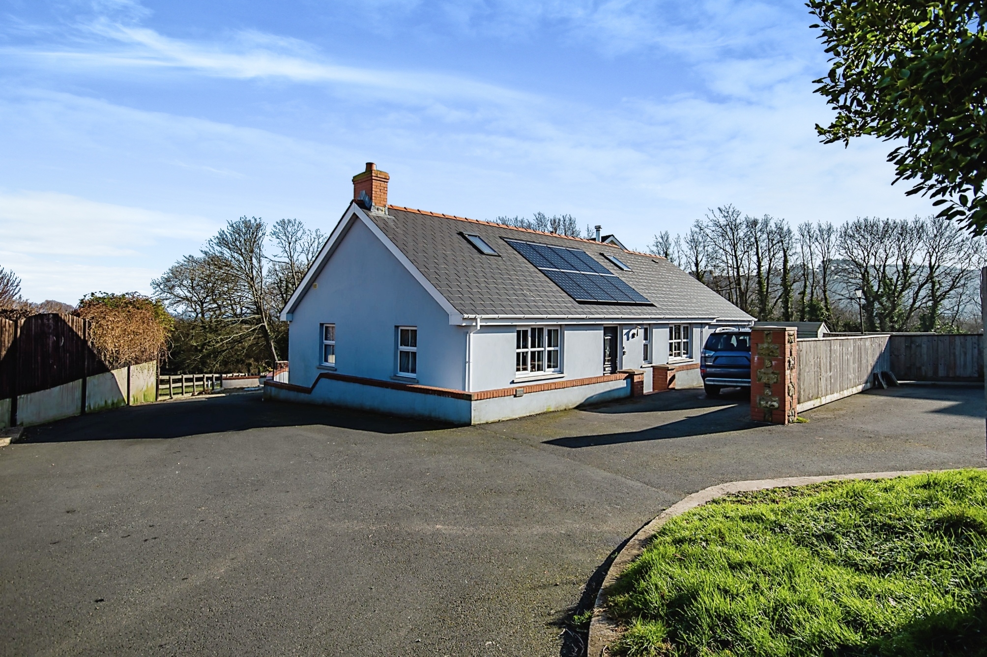 4 bedroom detached bungalow for sale in New Road, Goodwick, SA64 0AD