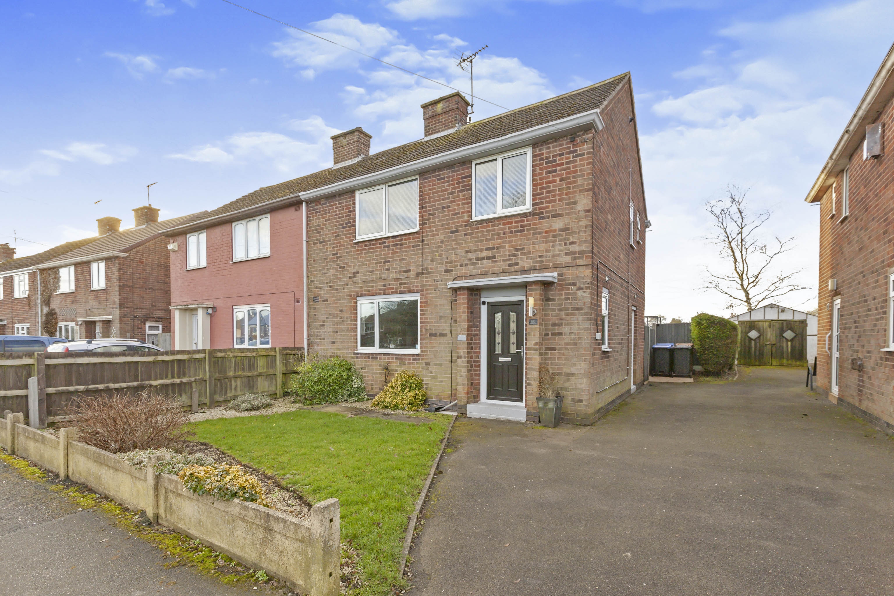 3 bedroom semidetached house for sale in Featherston Drive, Hinckley, LE10 2PP