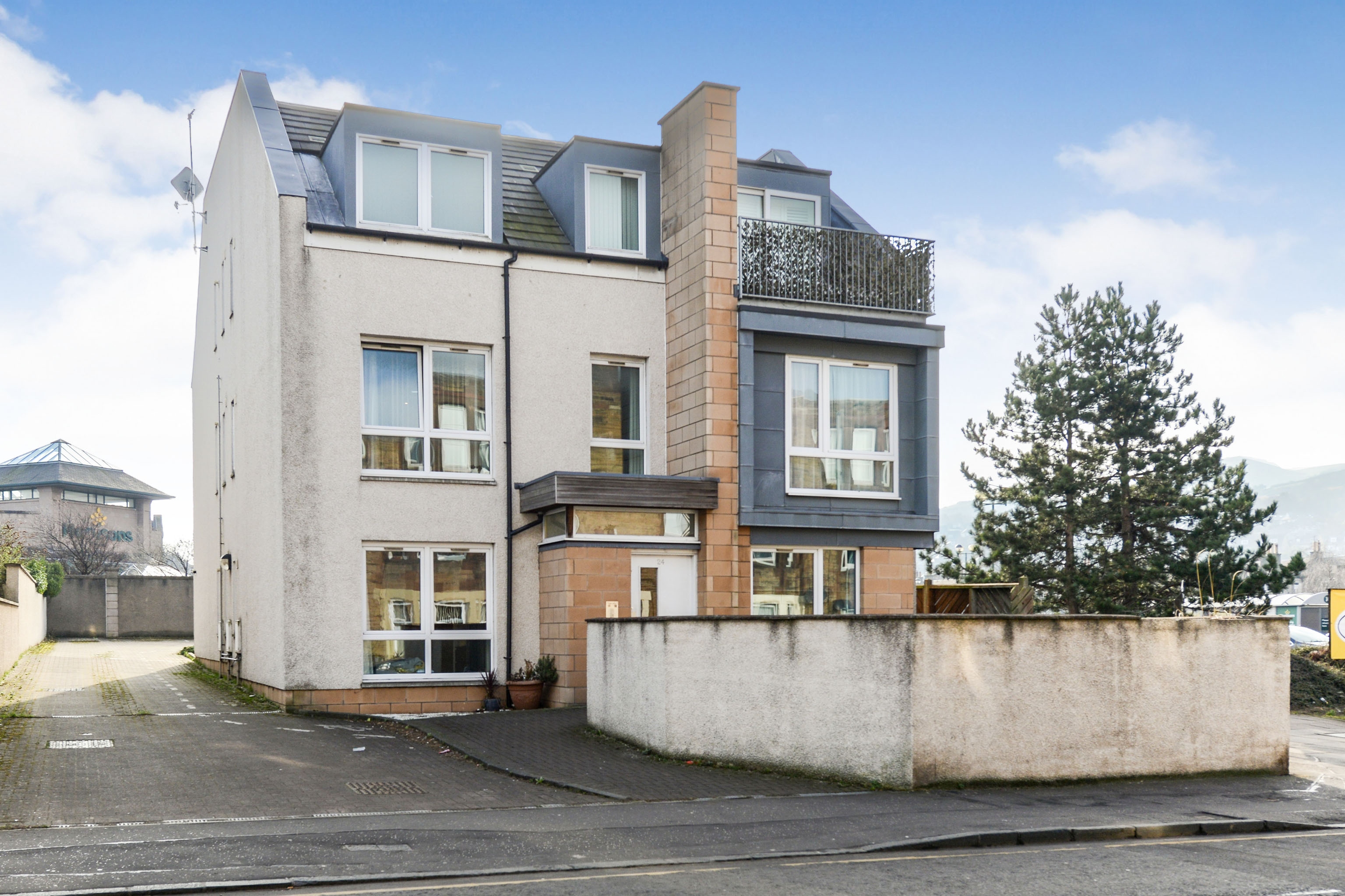 2 bedroom flat for sale in 24 Piersfield Terrace, Edinburgh, EH8 7BQ
