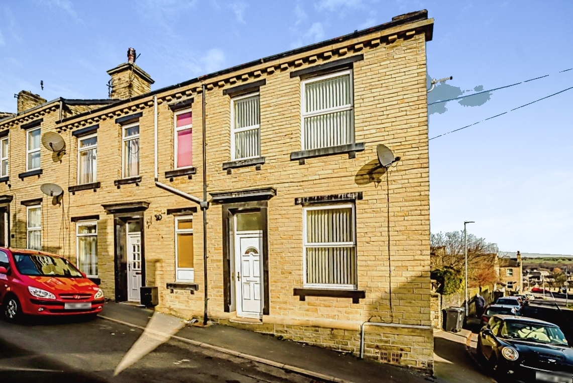 2 bedroom end of terrace house for sale in Thomas Street, Brighouse
