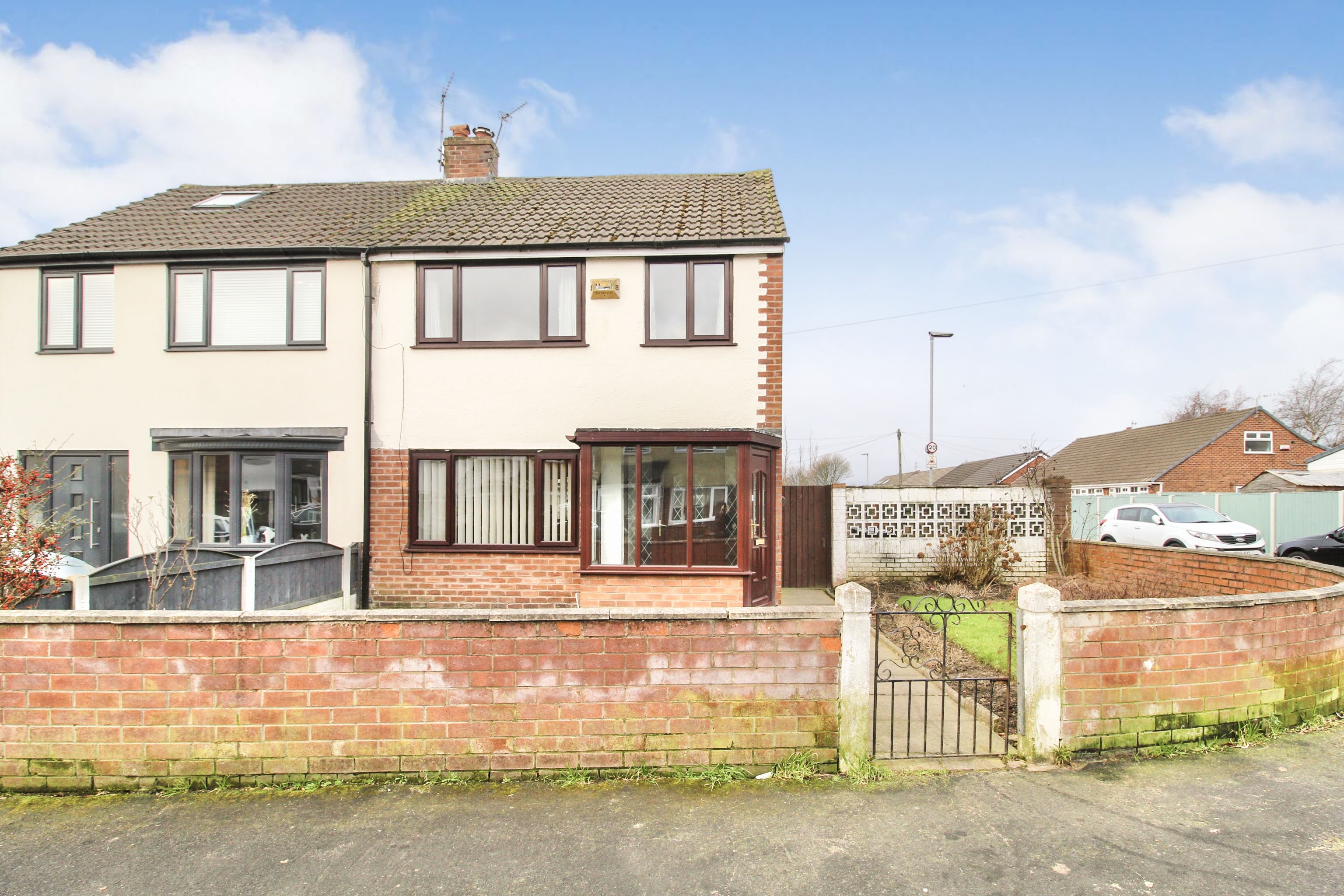 3 bedroom semidetached house for sale in Meadowcroft, Wigan, WN4 0LH