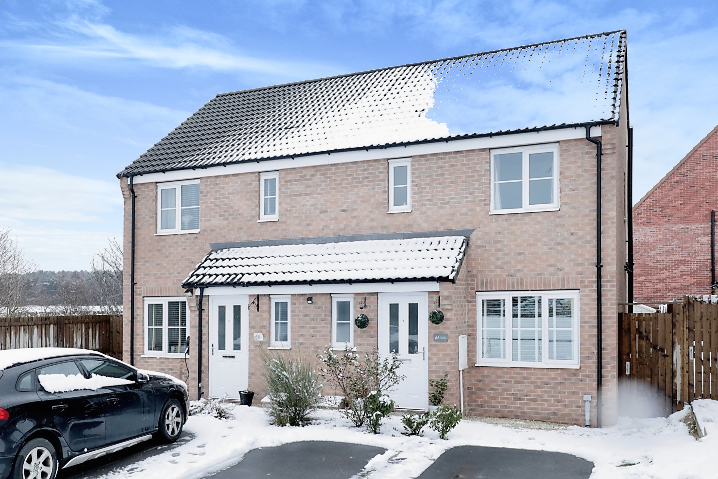 3 bedroom semidetached house for sale in Avalon Gardens, Harworth