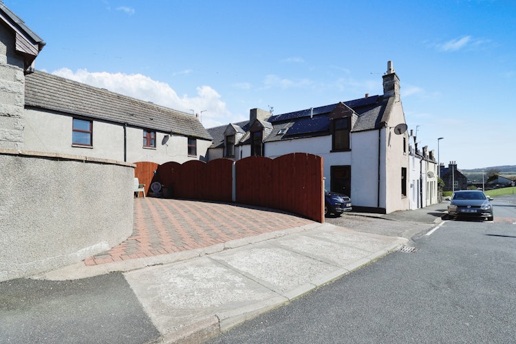 1 bedroom semi-detached house