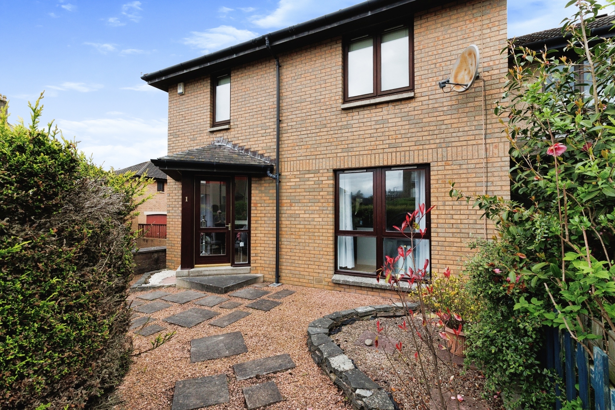 2 bedroom end of terrace house for sale in Patrick Place, Dundee, DD2 1XB