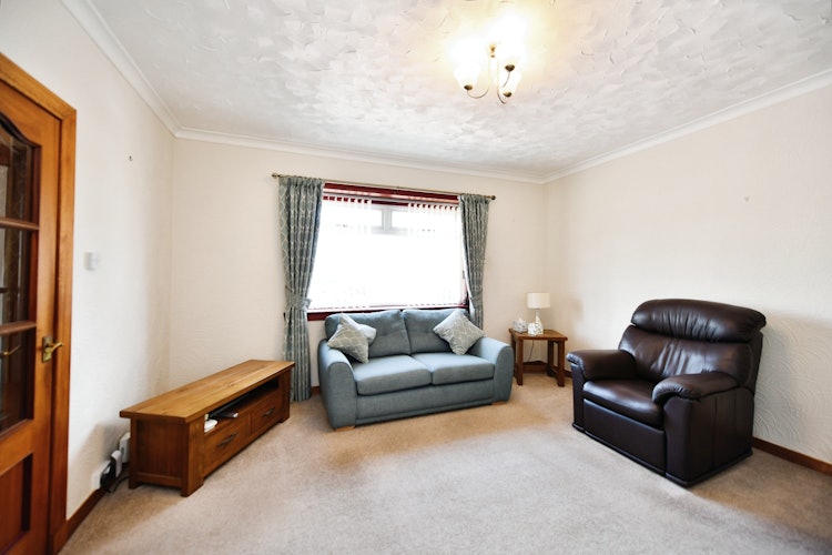 3 bedroom end of terrace bungalow