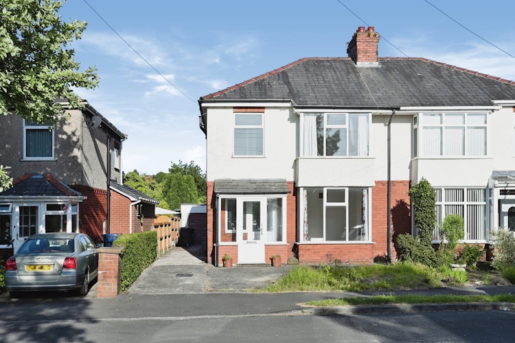 3 bedroom semi-detached house
