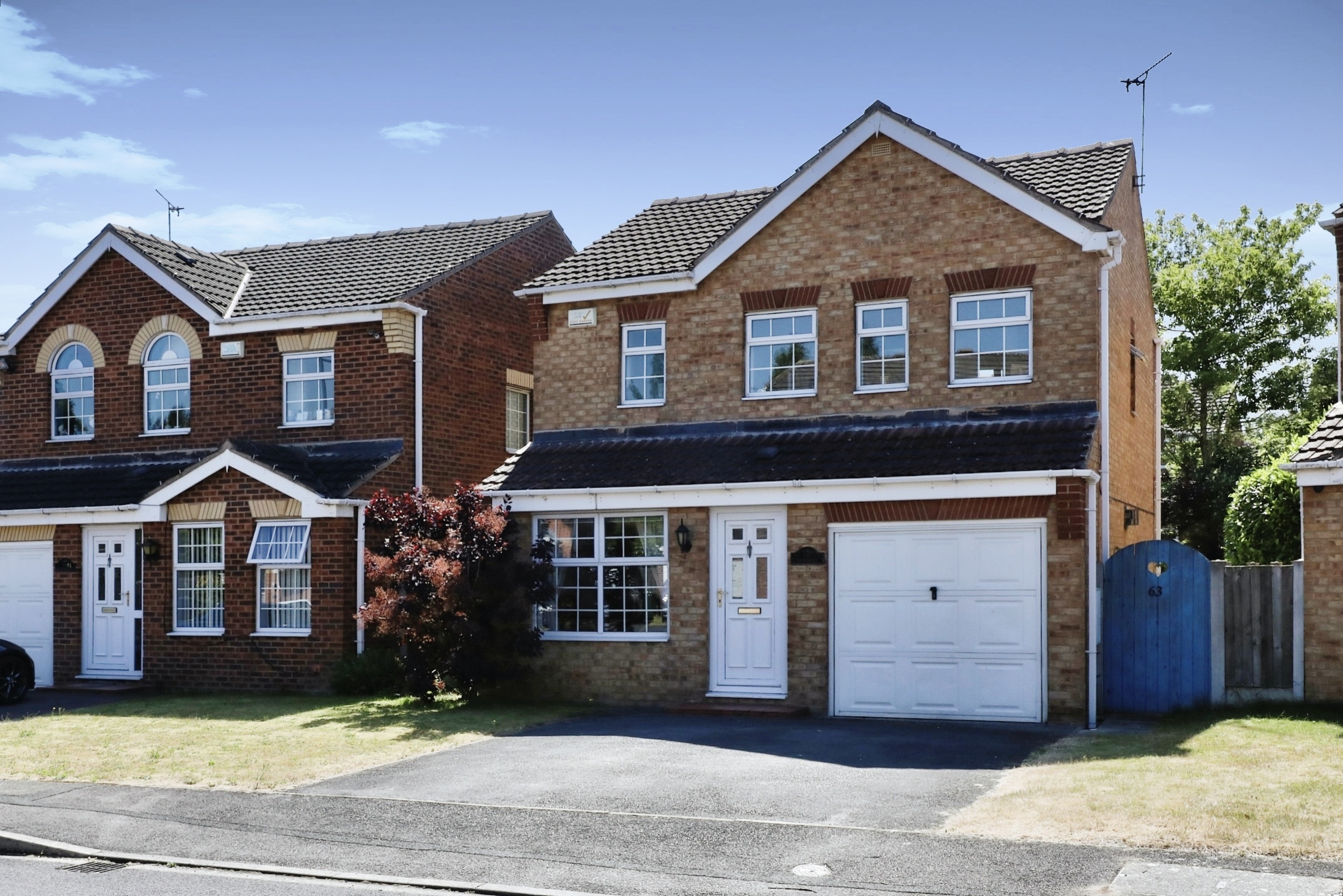 3 bedroom detached house for sale in Brodsworth Way, Rossington