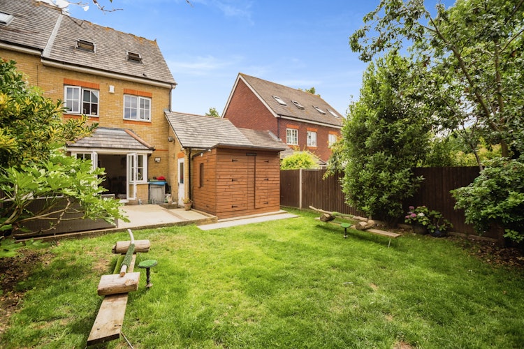 3 bedroom semi-detached house