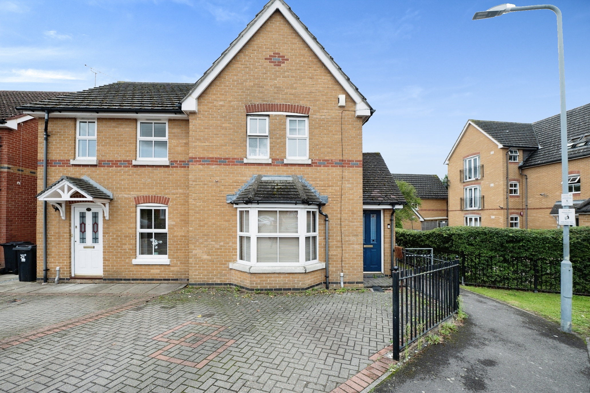 3 bedroom semidetached house for sale in Ravenoak Way, Chigwell, IG7 4EL