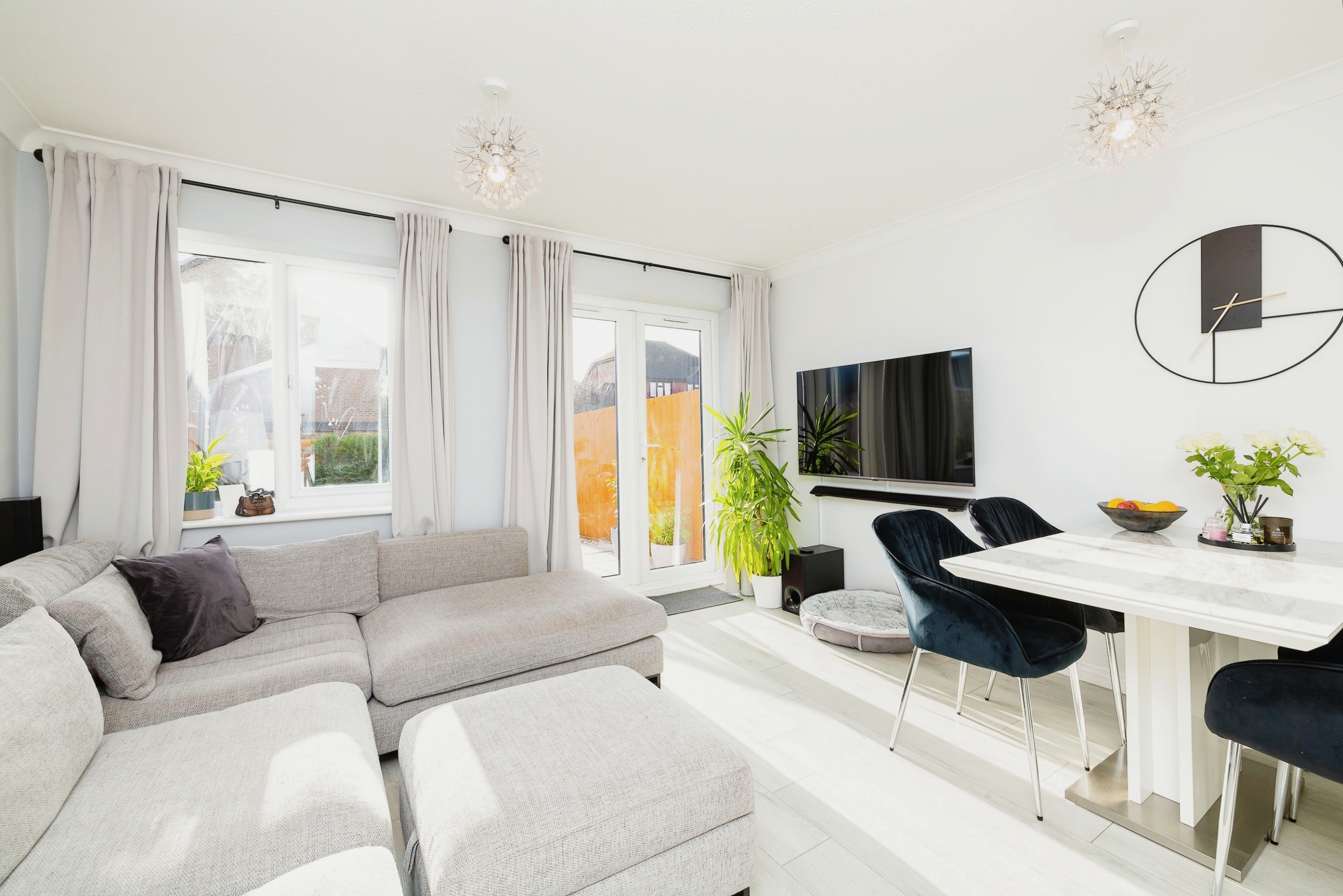 2 bedroom terraced house for sale in Kingfisher Way, Bicester, OX26 6YD