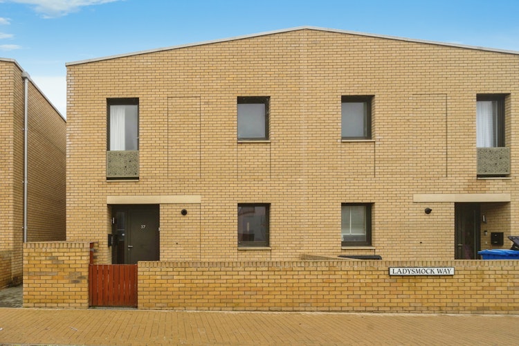 3 bedroom semi-detached house