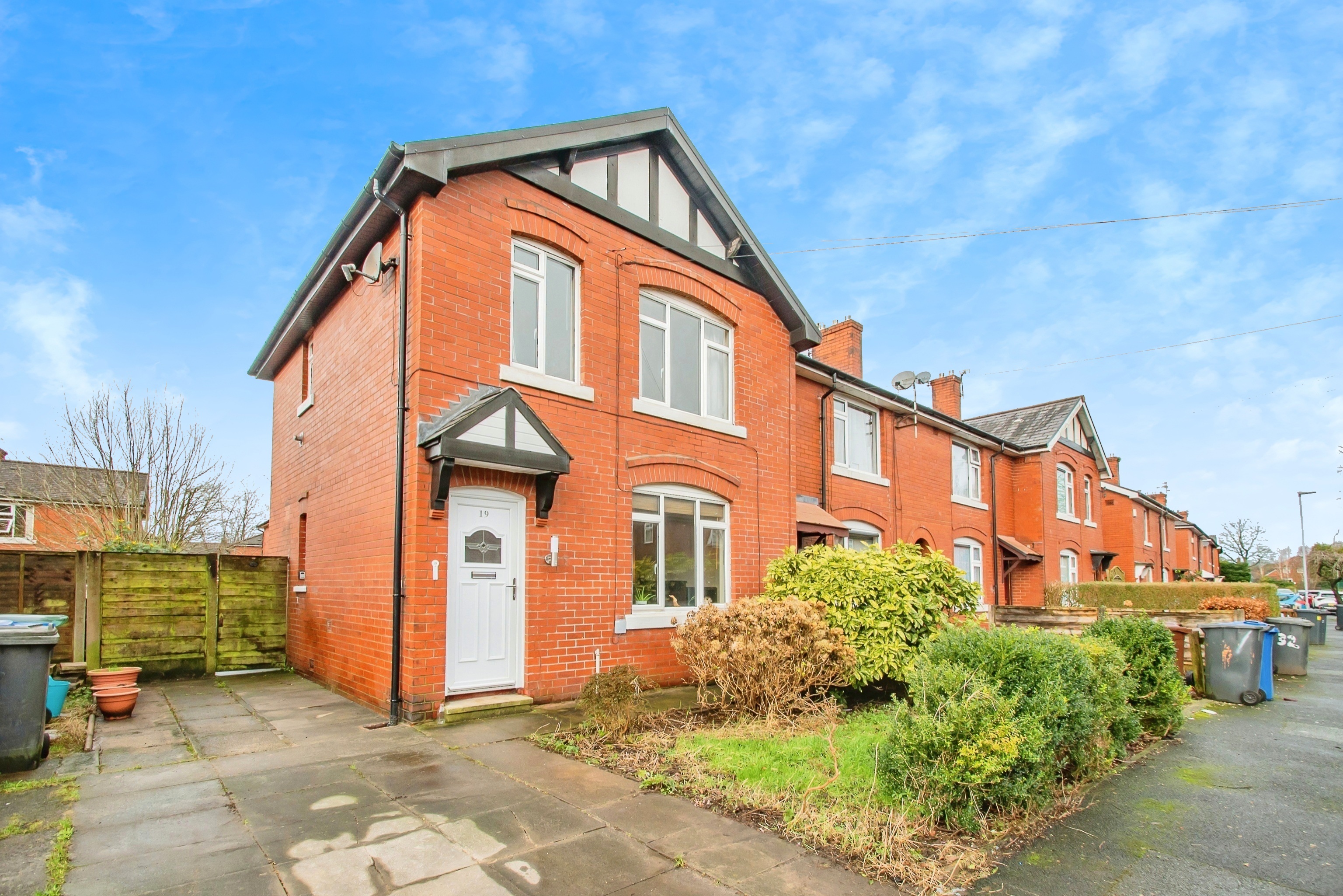 3 bedroom end of terrace house for sale in Lepp Crescent, Bury, BL8 1HX