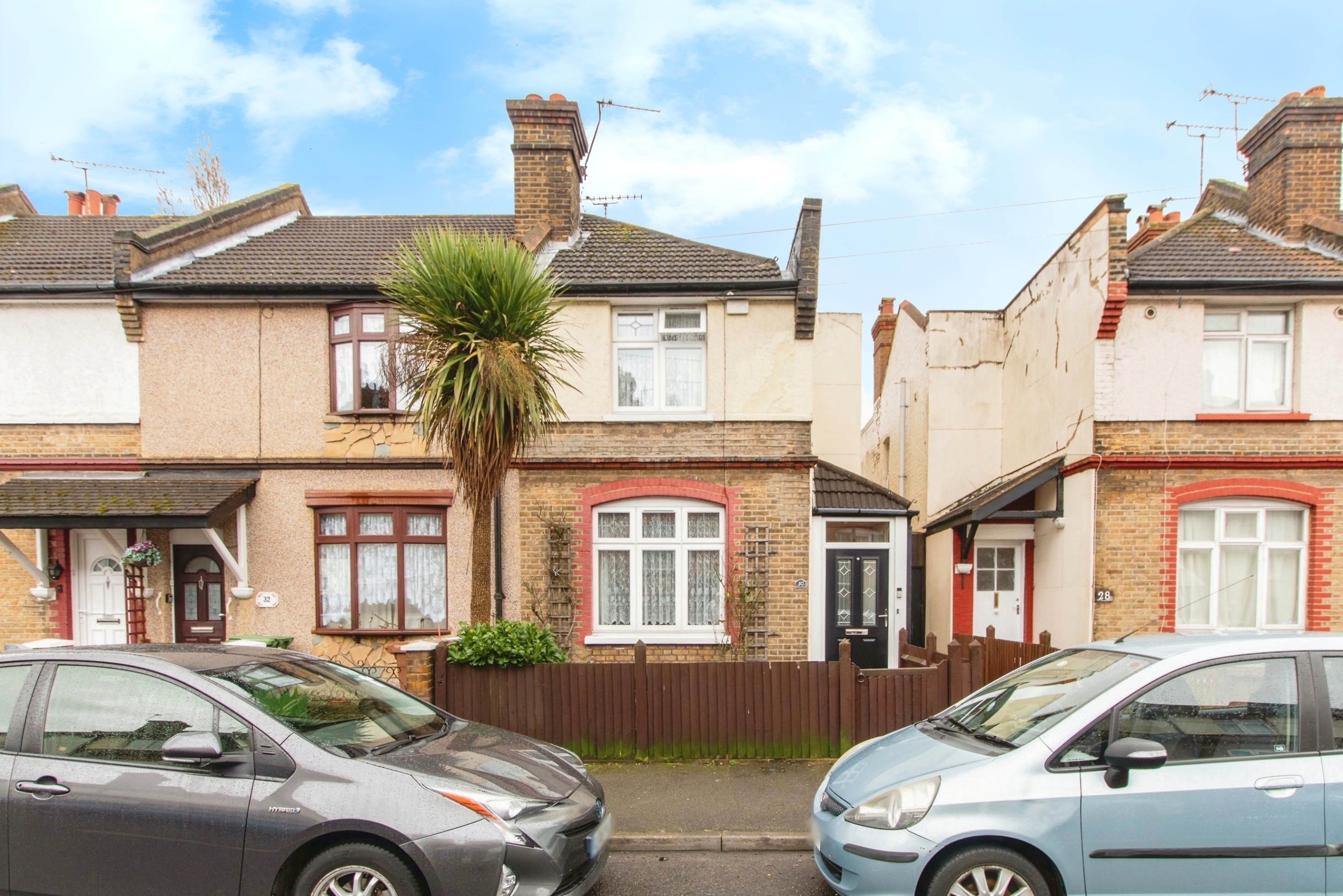 3 bedroom end of terrace house for sale in Moat Lane, Erith, DA8 2NQ