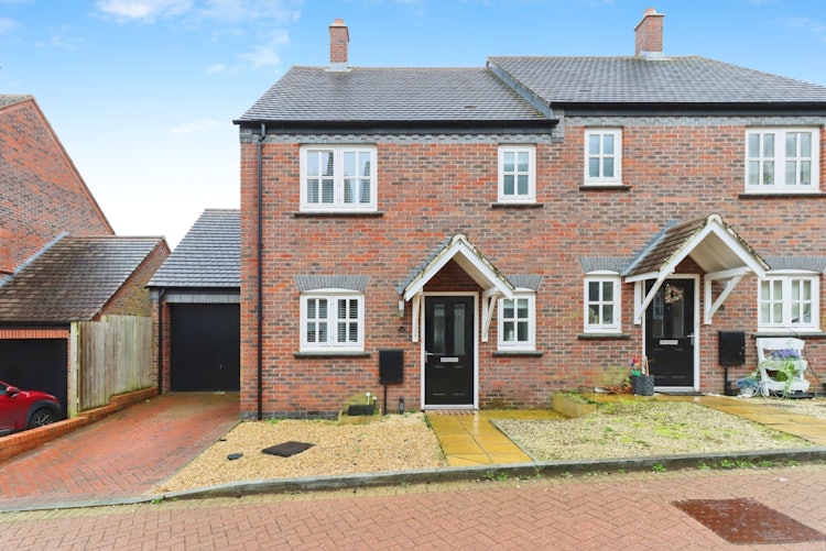 4 bedroom semi-detached house