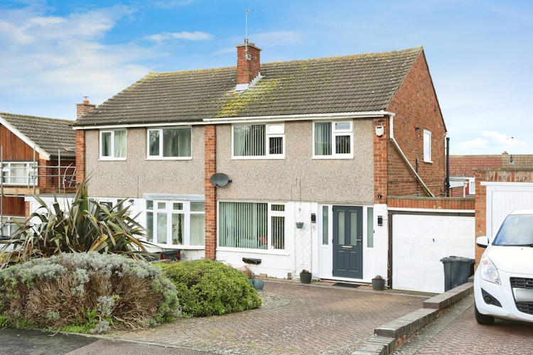 3 bedroom semi-detached house
