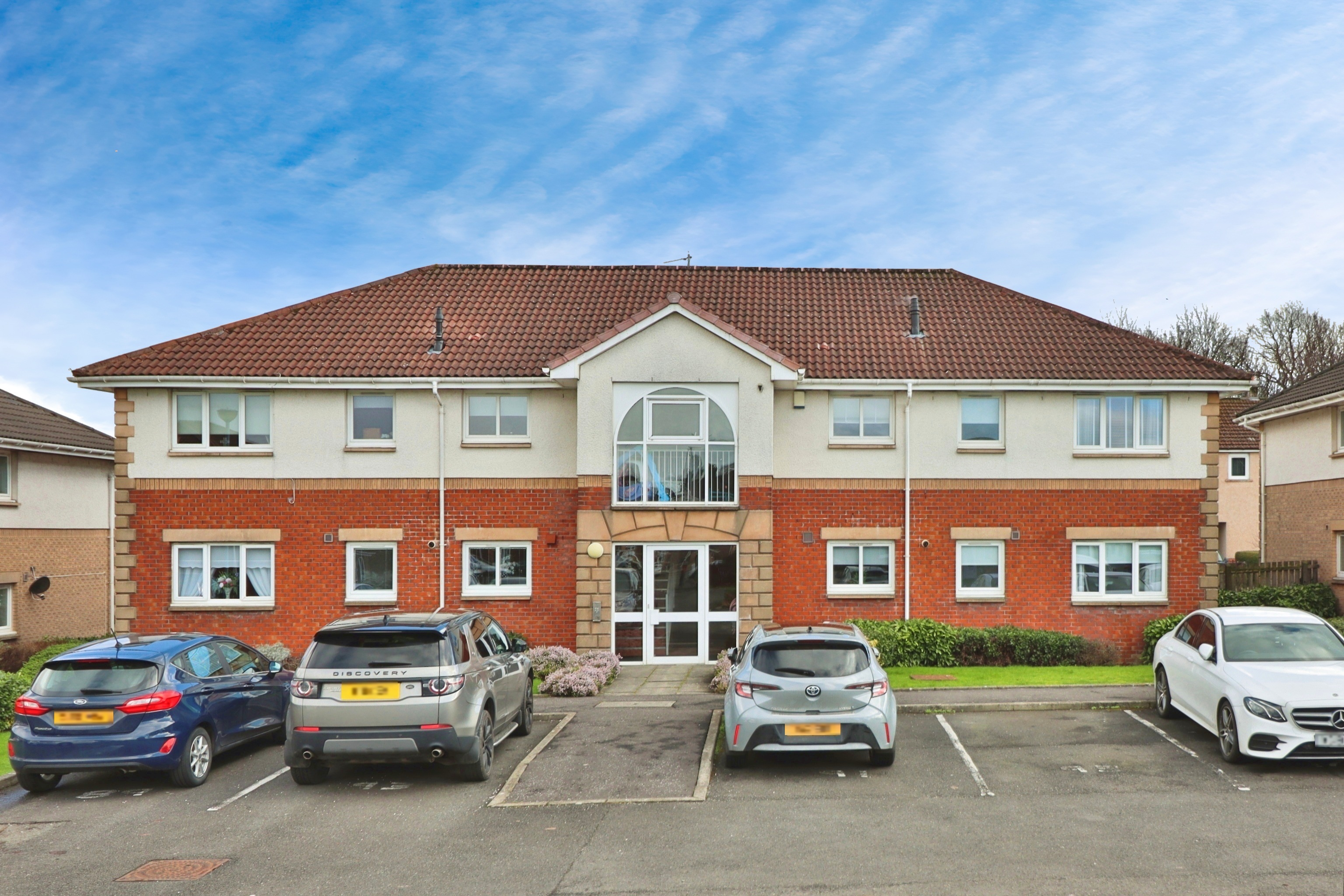 2 bedroom ground floor flat for sale in Heather Gardens, Glasgow, G71 5DF