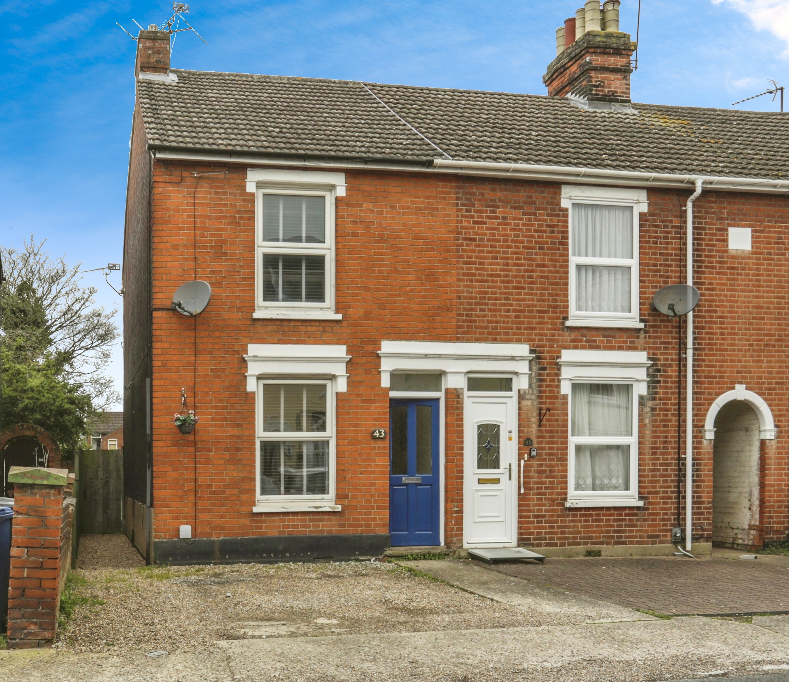 2 bedroom terraced house for sale in York Road, Ipswich, IP3 8BX