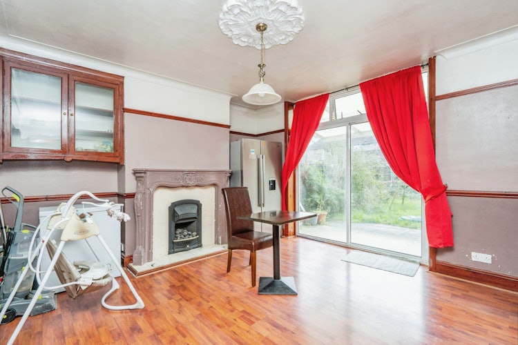 4 bedroom semi-detached house