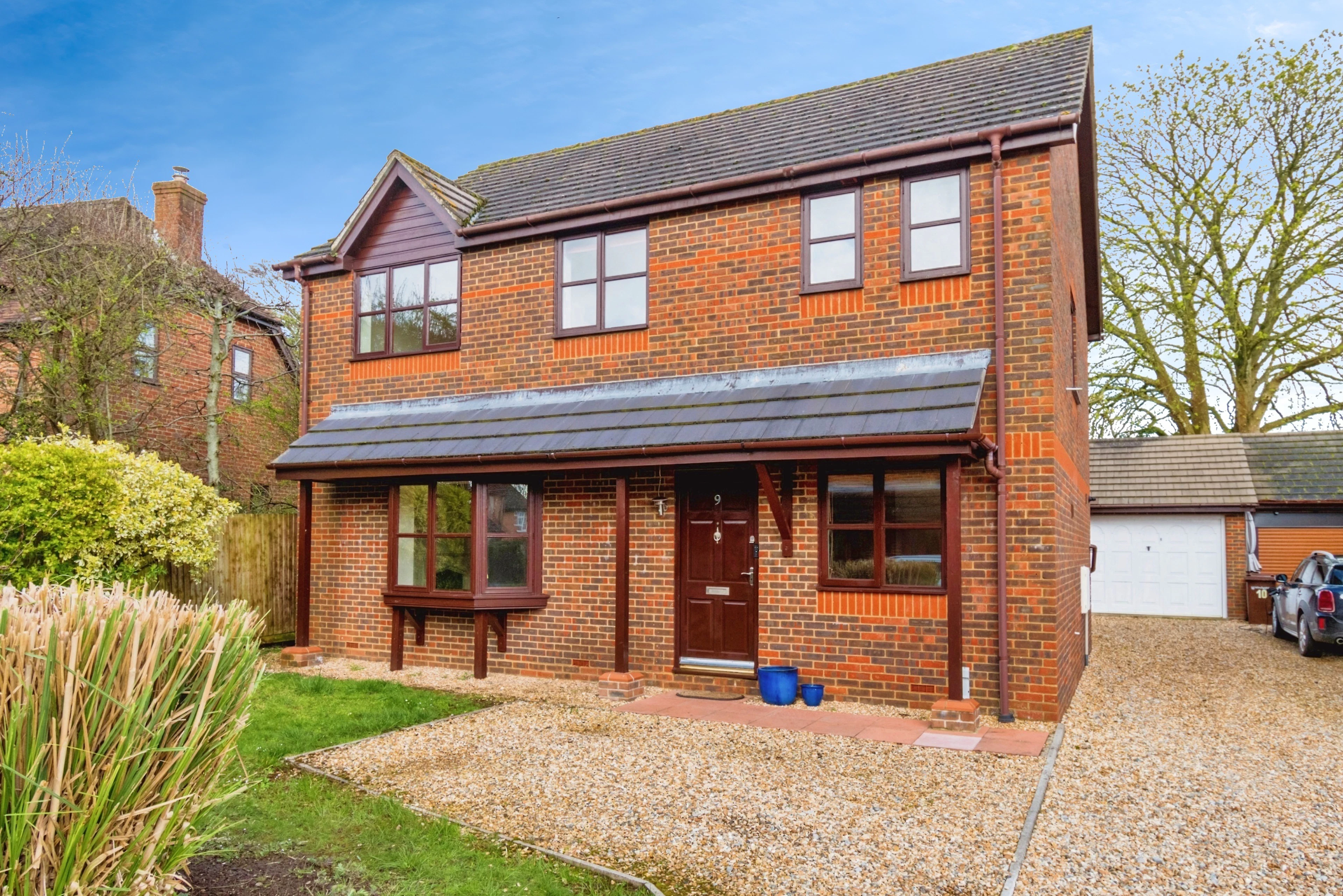 Long Barrow Close, Winchester