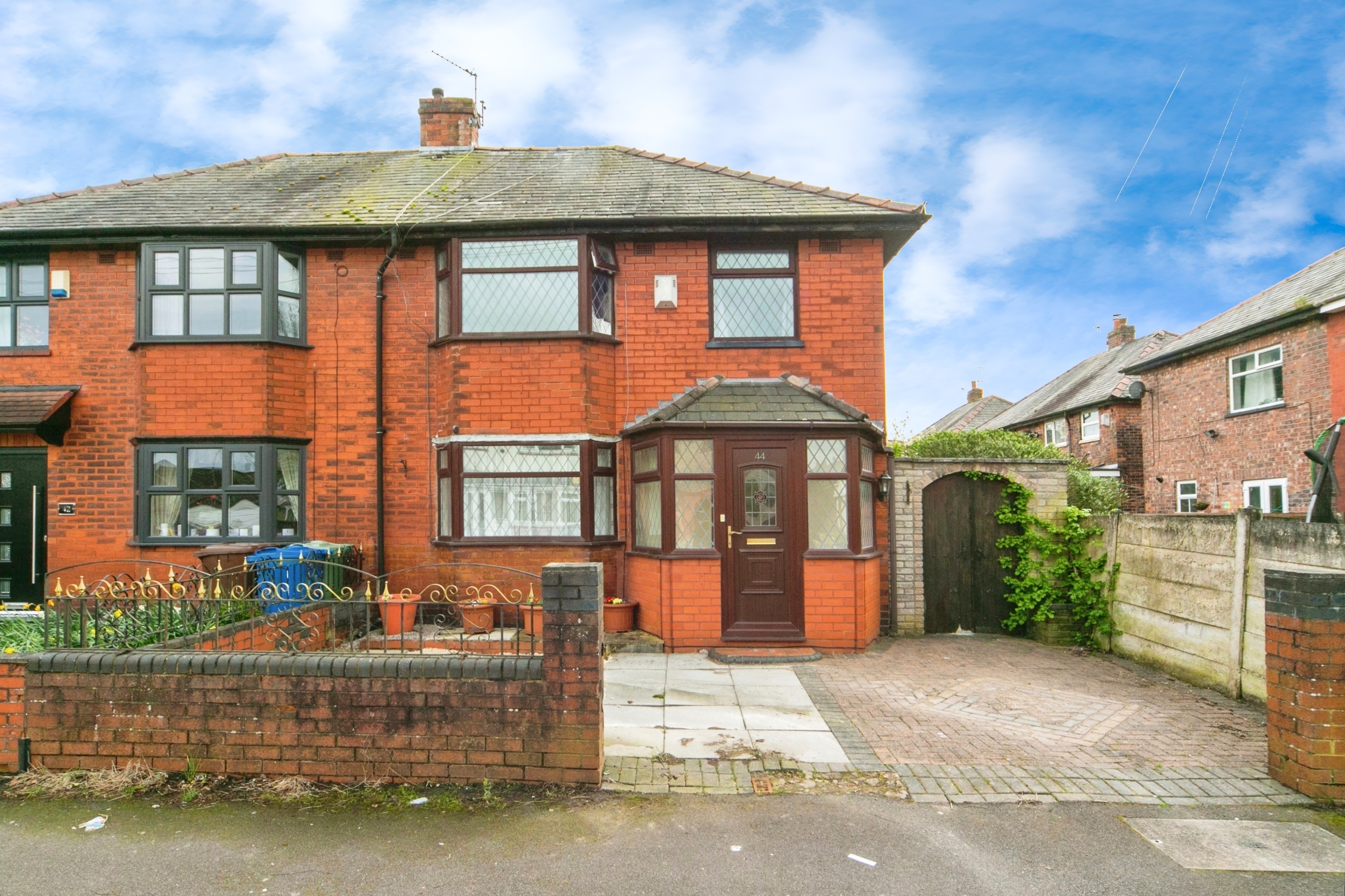 3 bedroom semidetached house for sale in Larch Avenue, Wigan, WN5 9QN