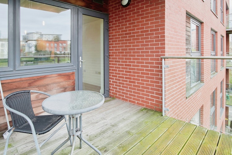 2 bedroom apartment
