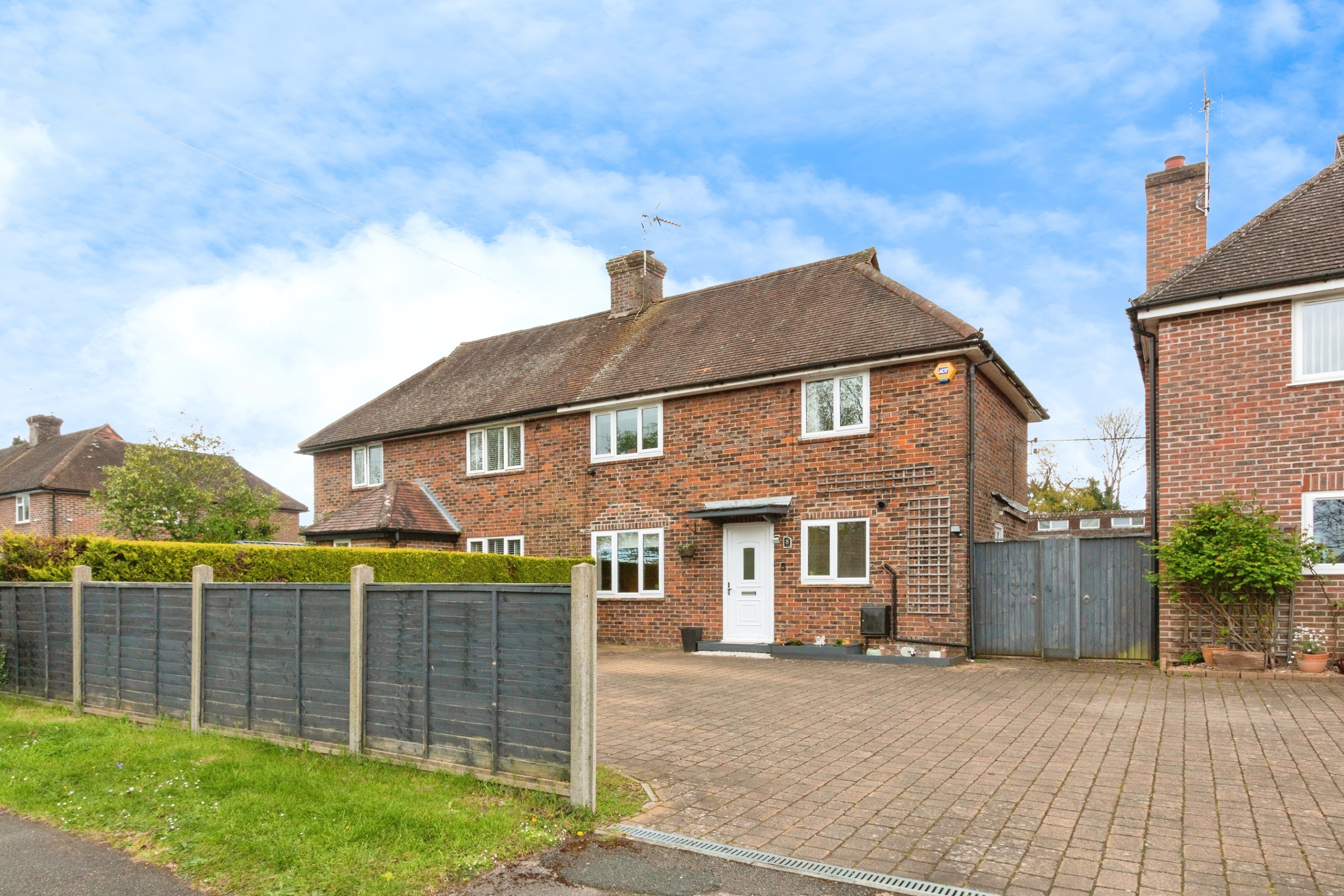 3 bedroom semidetached house for sale in Open Fields, Headley, GU35 8PQ