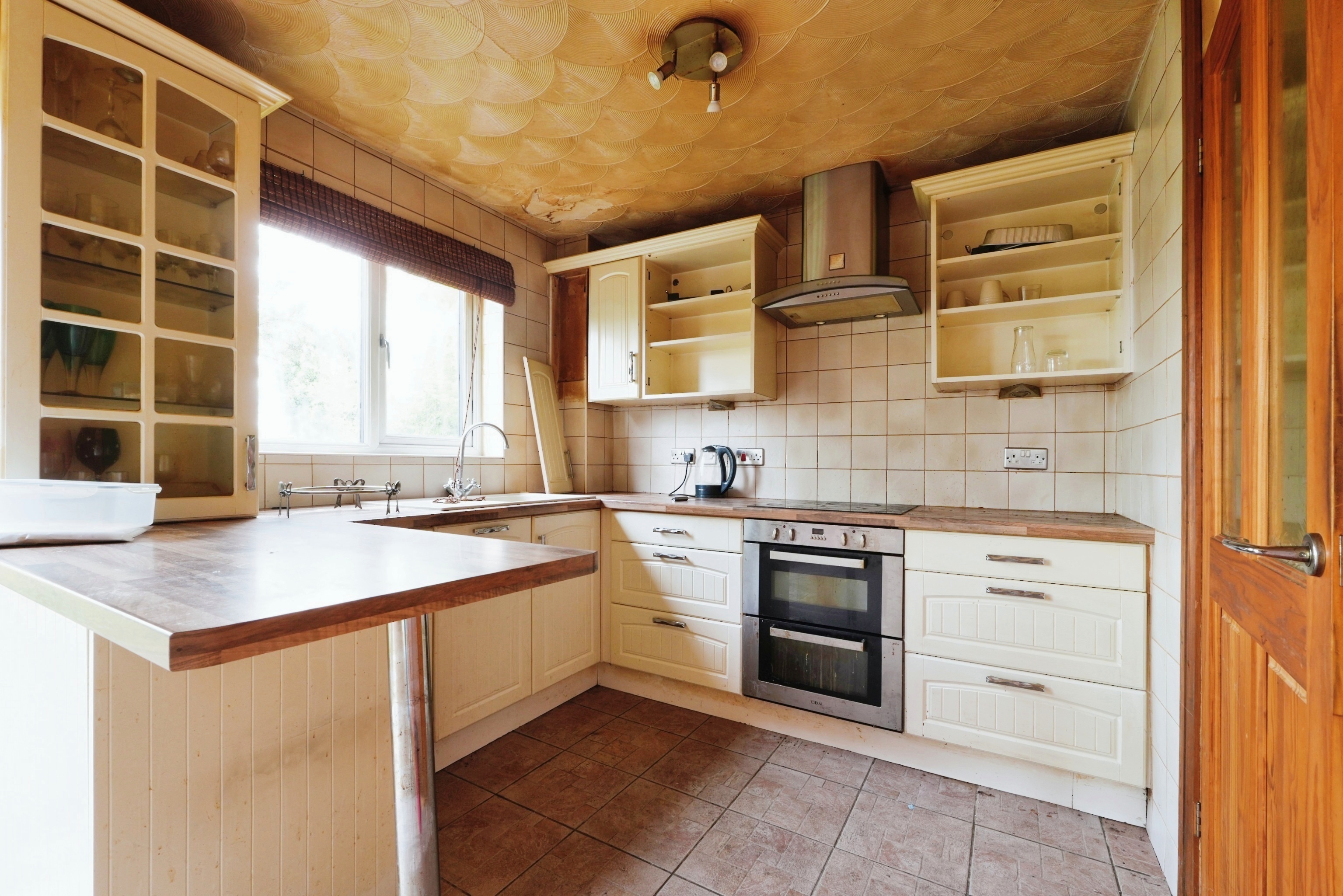 3 bedroom end of terrace house for sale in Northgate, Barnsley, S72 9AQ