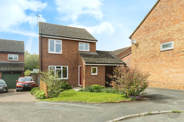 3 bedroom detached house