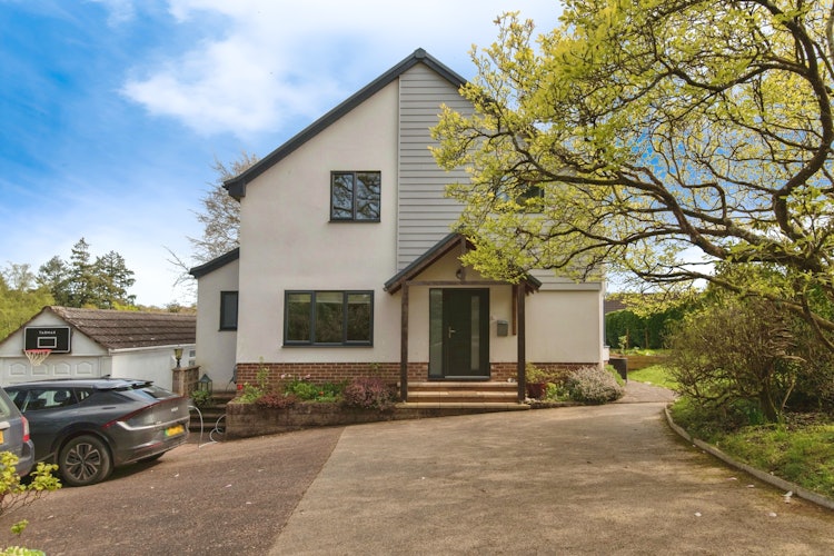 4 bedroom detached house