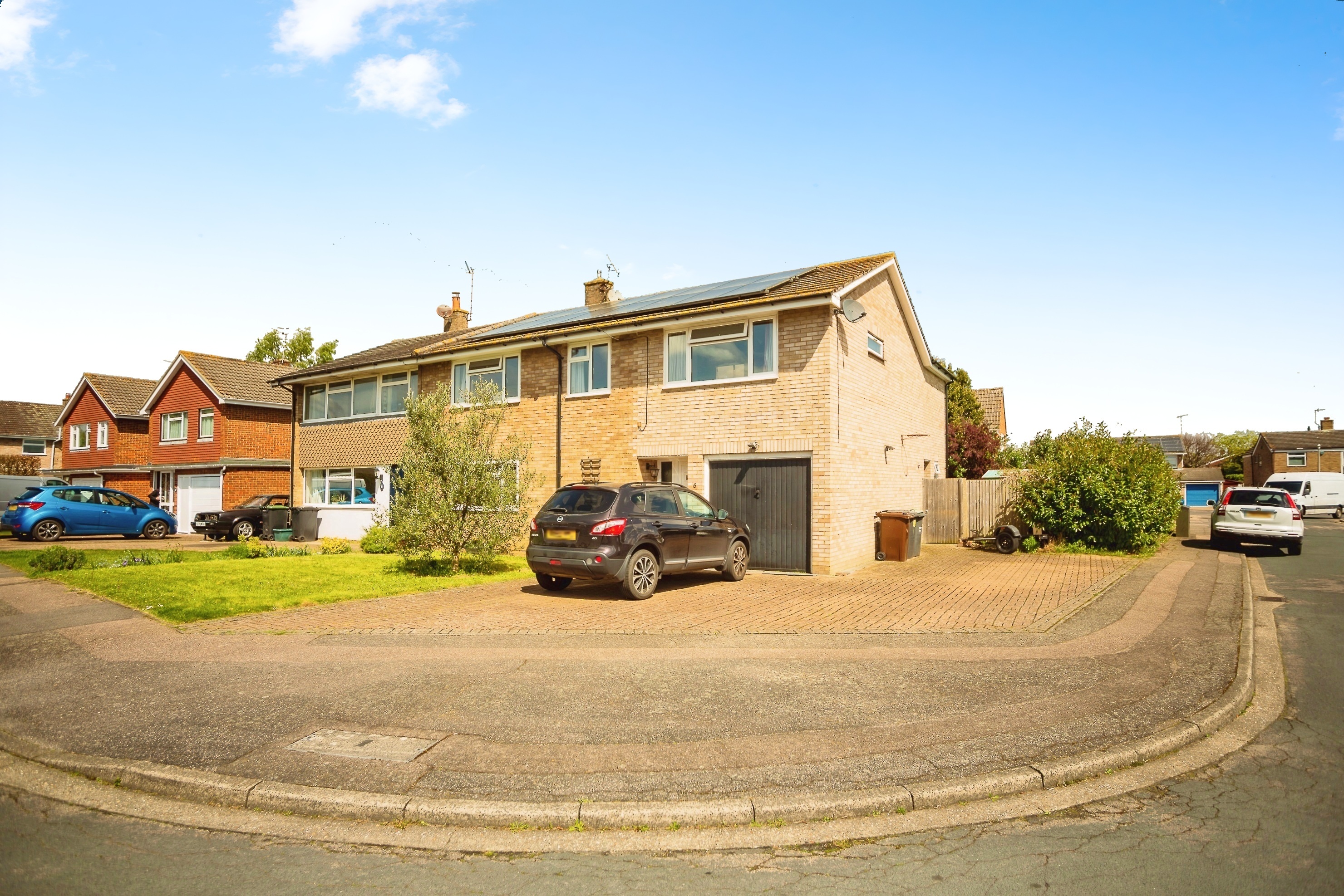 4 bedroom semidetached house for sale in Elgar Close, Tonbridge, TN10 4EA