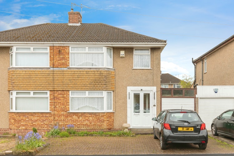 4 bedroom semi-detached house