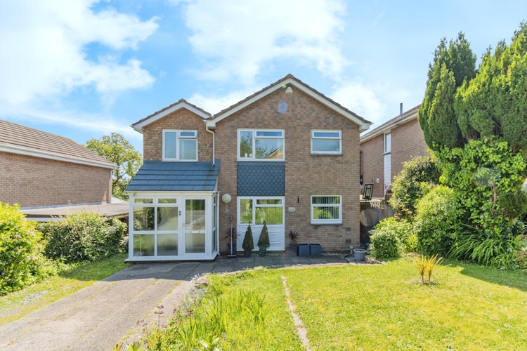 4 bedroom detached house