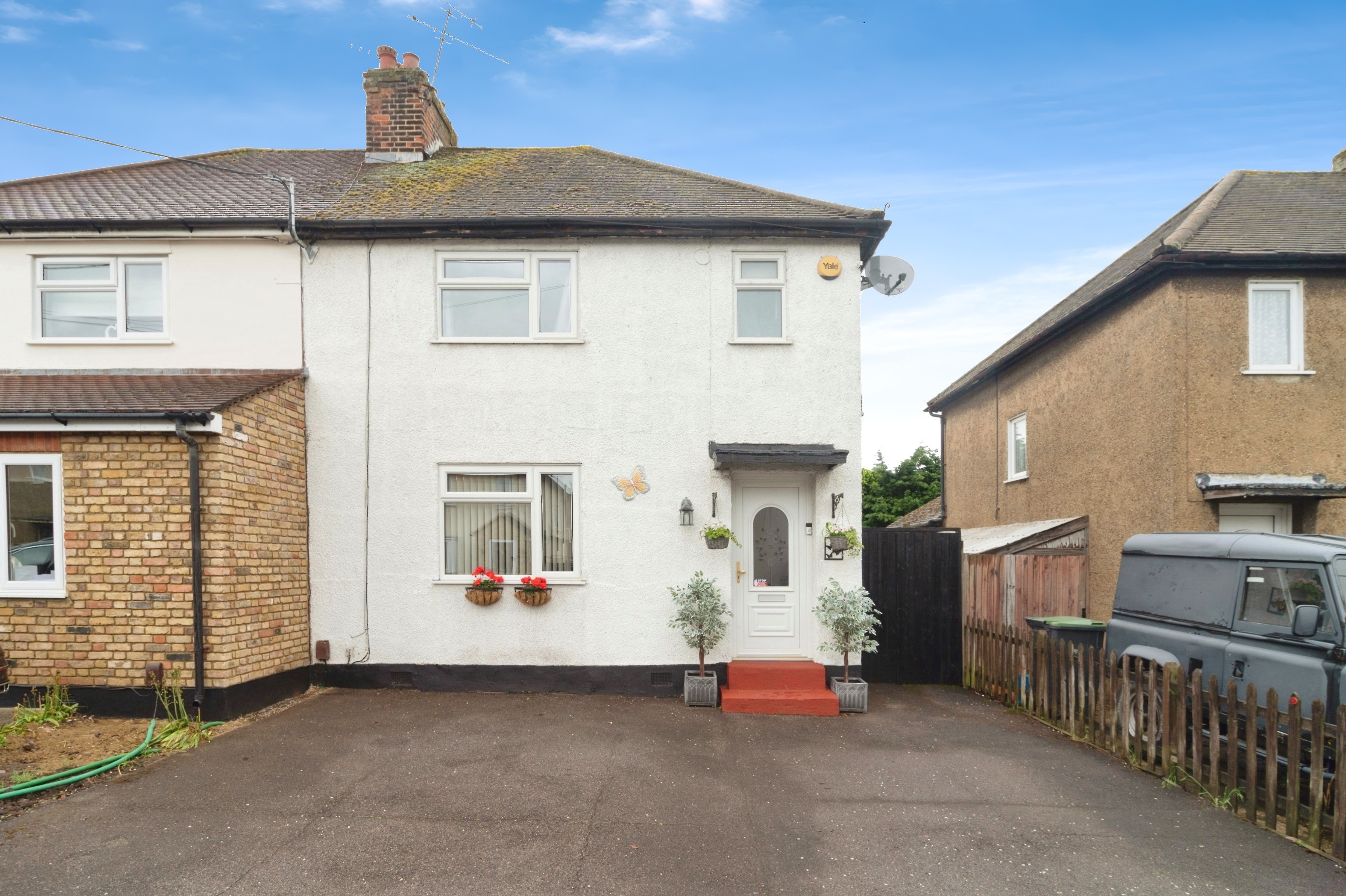 4 bedroom semidetached house for sale in Rodney Road, Ongar, CM5 9HN