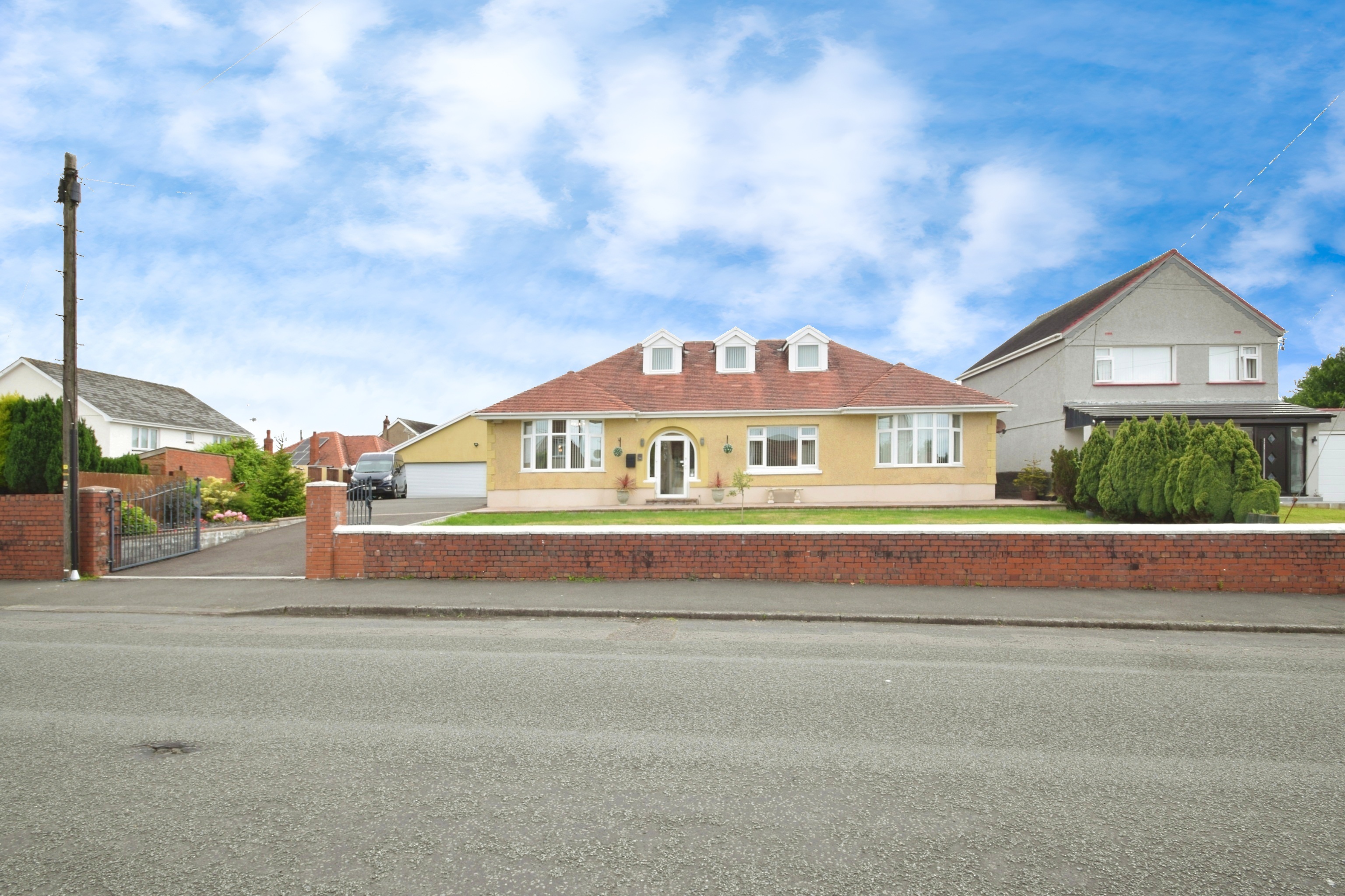 5 bedroom detached bungalow for sale in Brynteg Road, Gorseinon, SA4 4FR