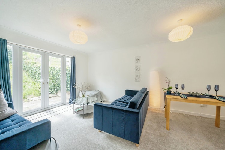 2 bedroom end of terrace house