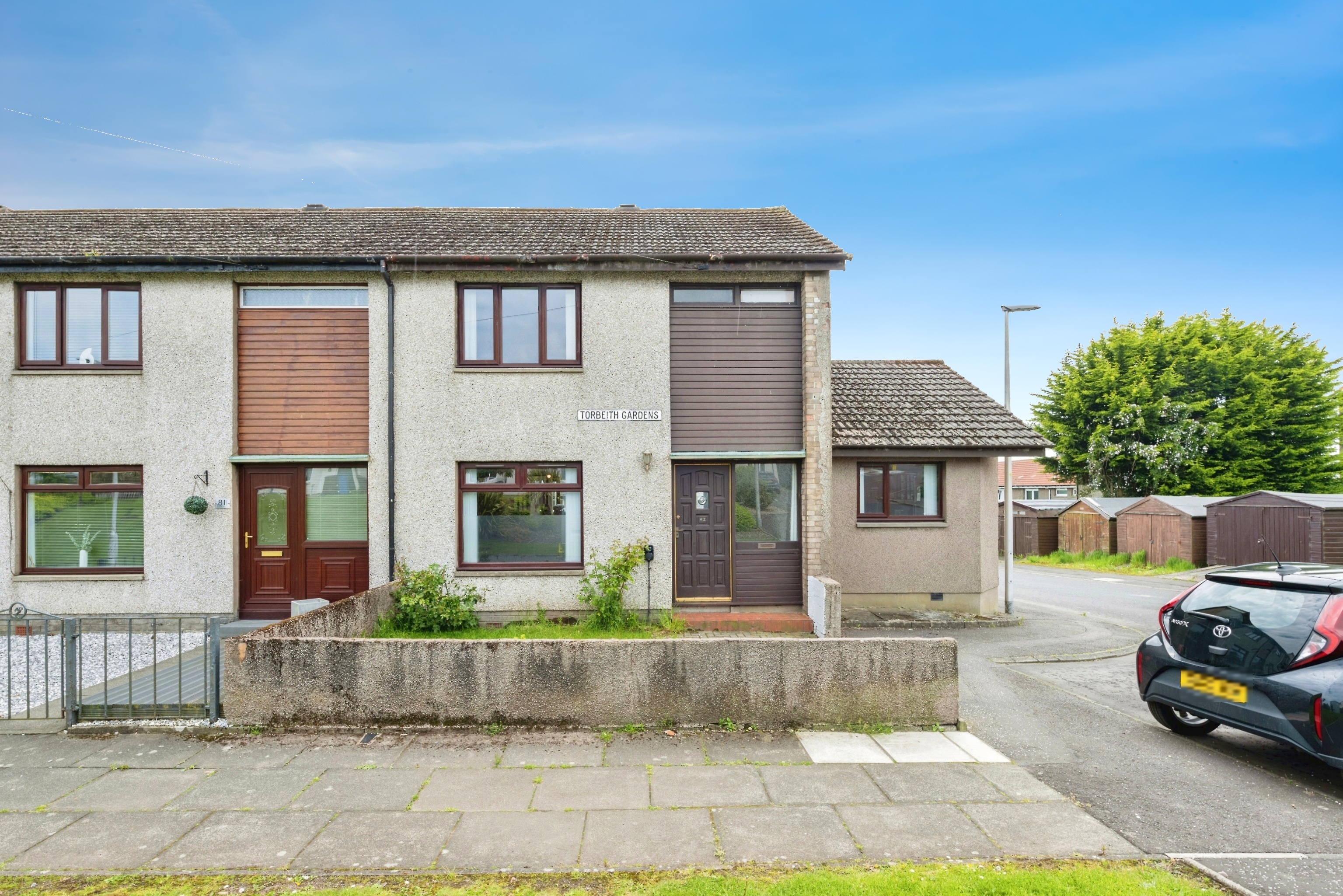 2 bedroom end of terrace house for sale in Torbeith Gardens