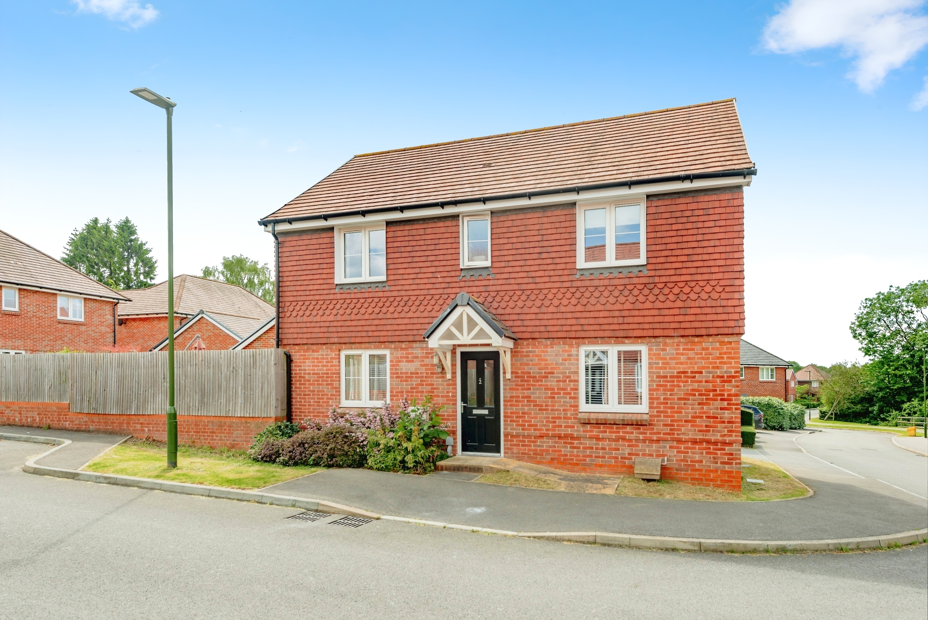 3 bedroom detached house for sale in Hornbeam Place, Crawley, RH10 4AQ