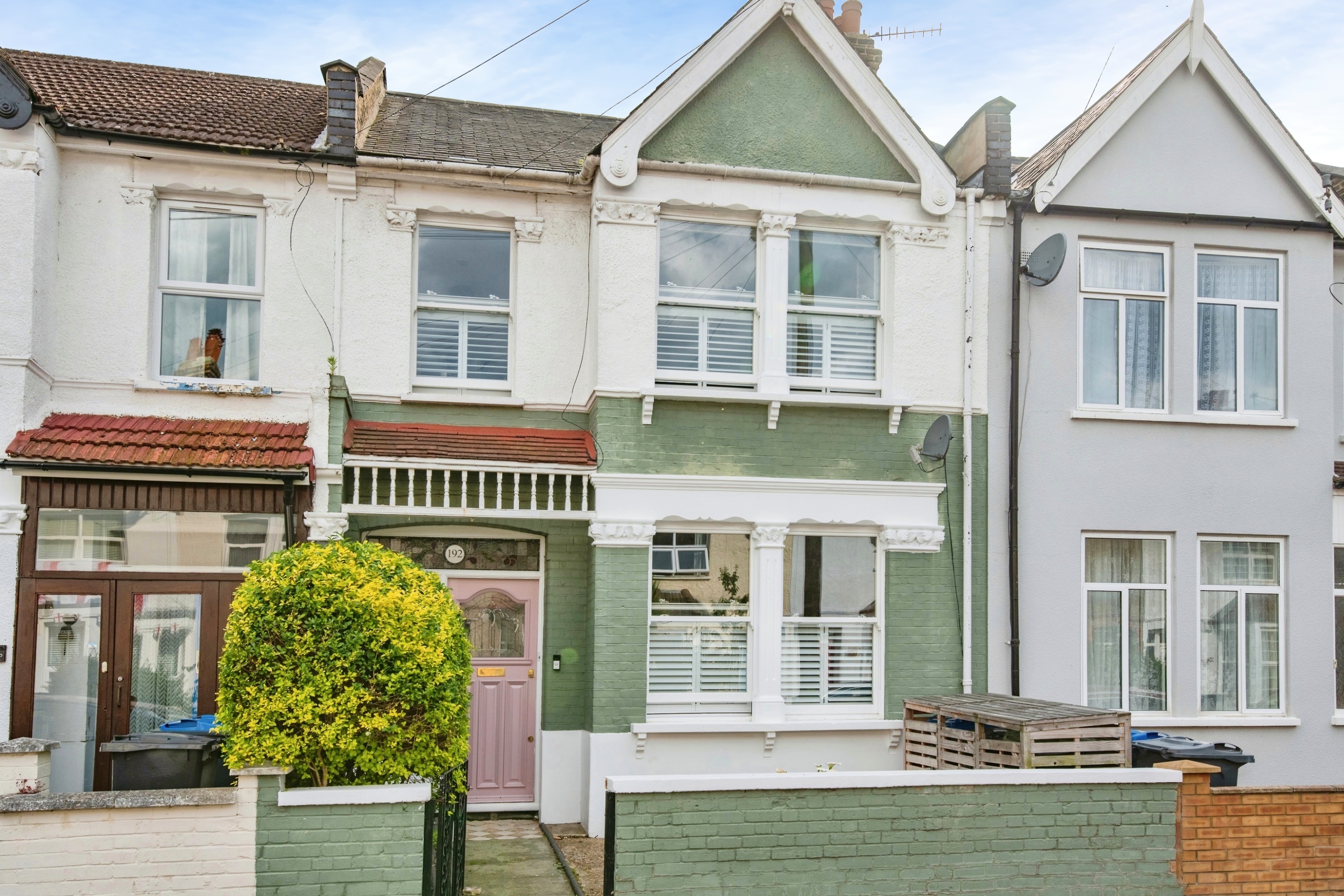 3 Bedroom Terraced House For Sale In Albert Road London Se25 4rl