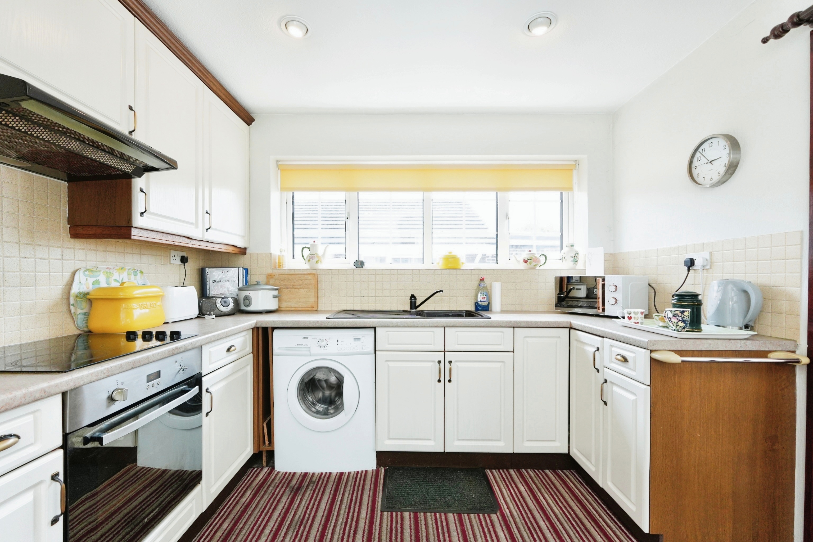 2 bedroom detached bungalow for sale in Castlegate Drive, Pontefract