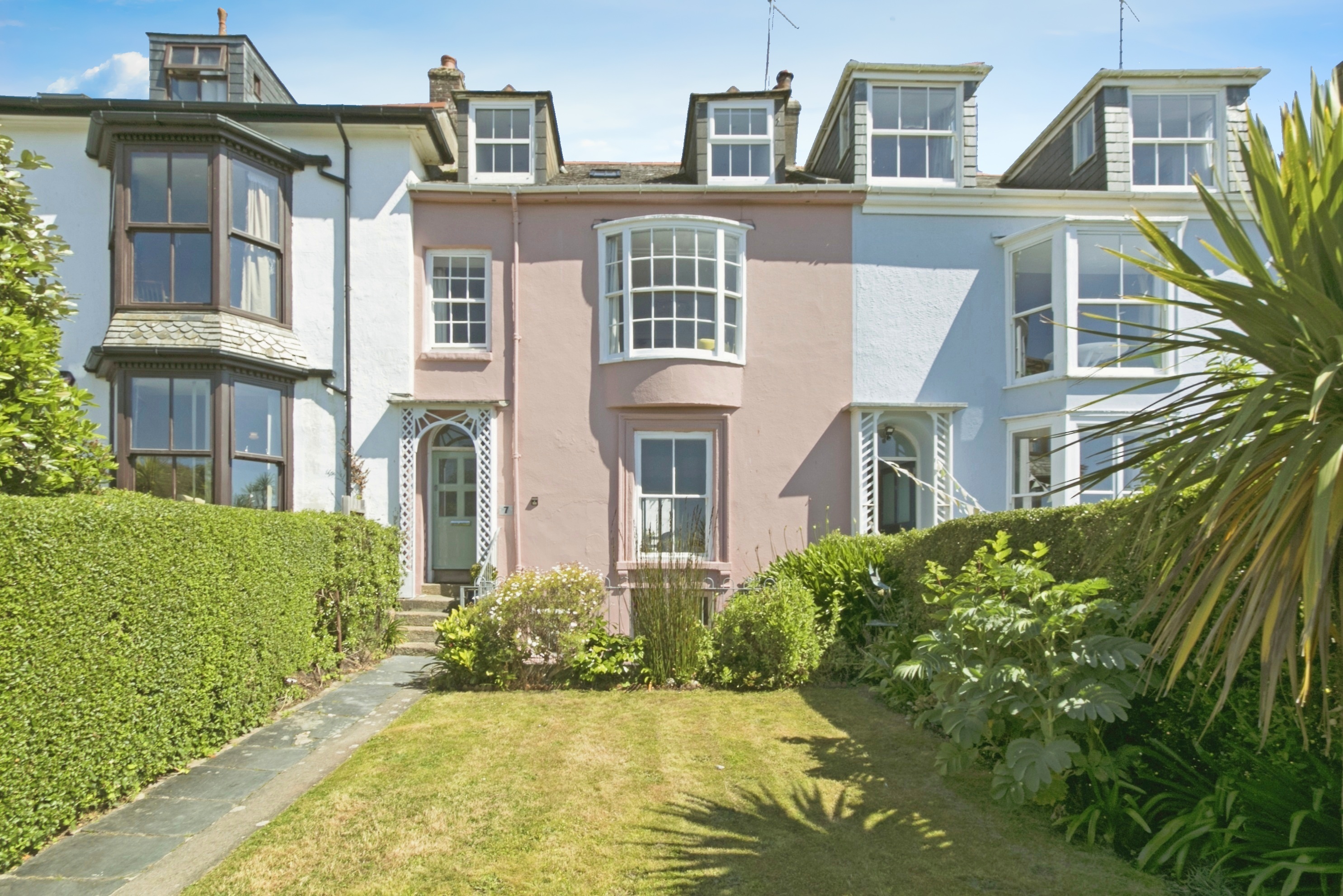 5 bedroom terraced house for sale in Regent Terrace, Penzance, TR18 4DW
